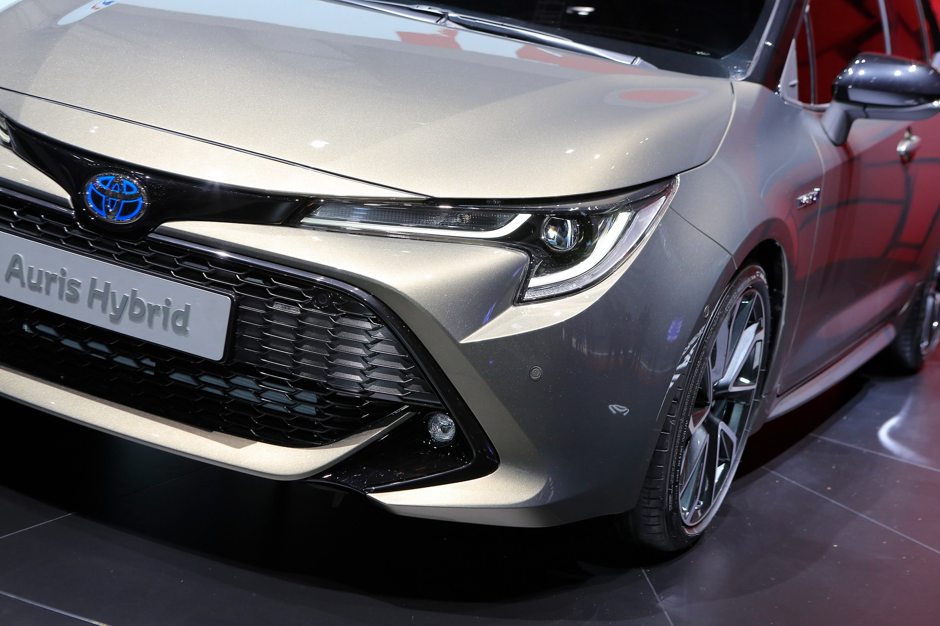 Toyota-Auris-Hybrid-3 2019 Toyota Auris Says No To Diesels, Debuts New 178HP Hybrid