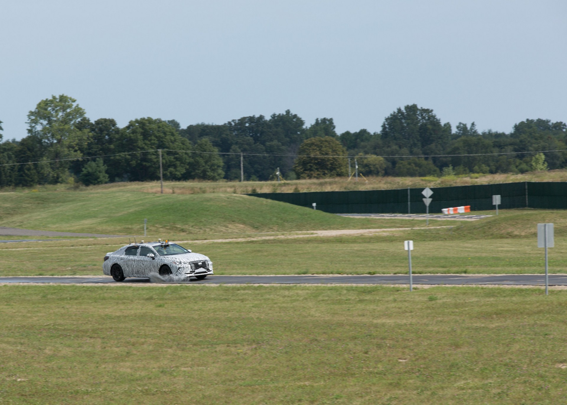 Toyota-Avalon-Prototype-5 2019 Toyota Avalon Completed Part Of Its Testing Autonomously