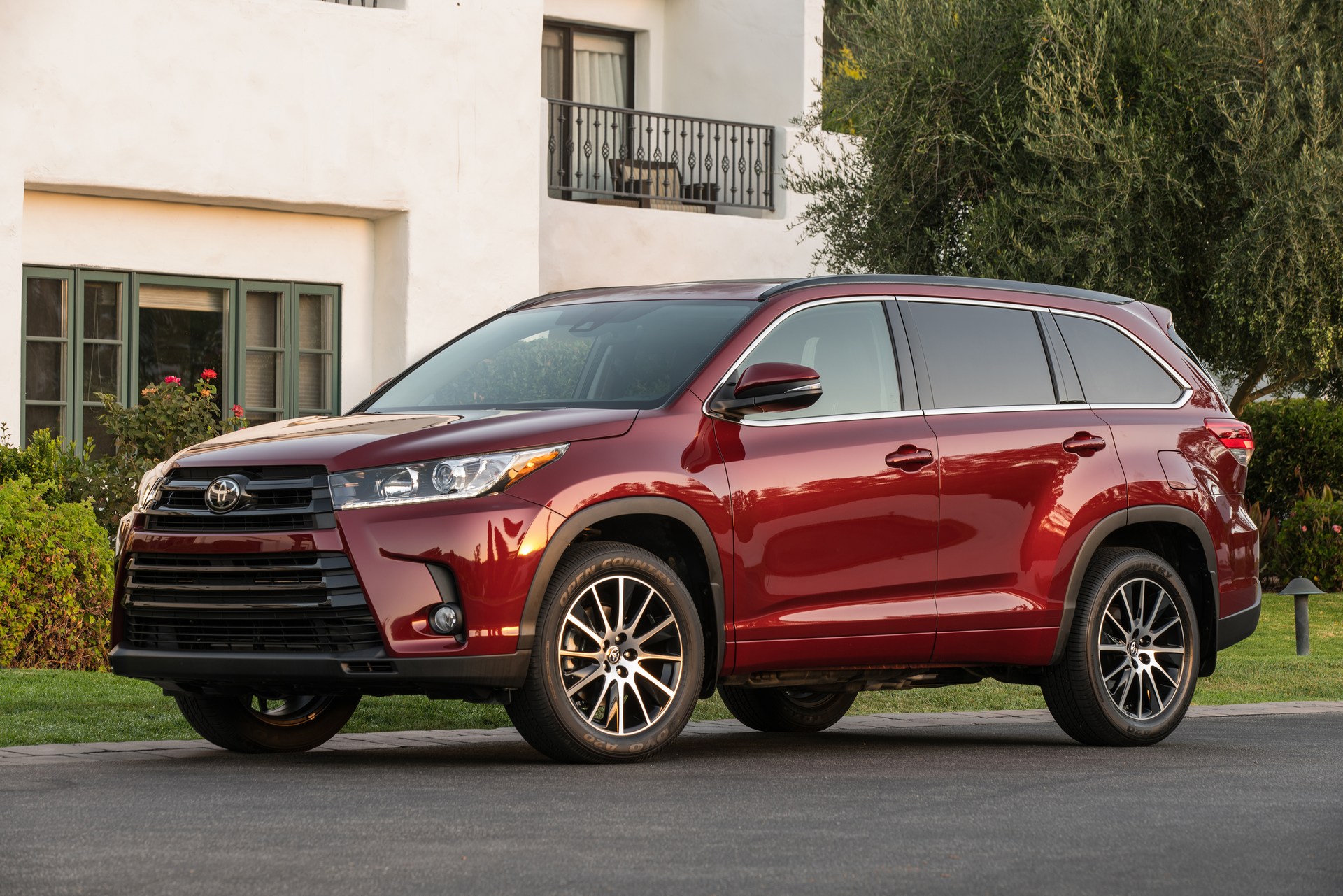 Toyota-Highlander CR’s 10 Most Proven Cars To Make It Over 200,000 Miles