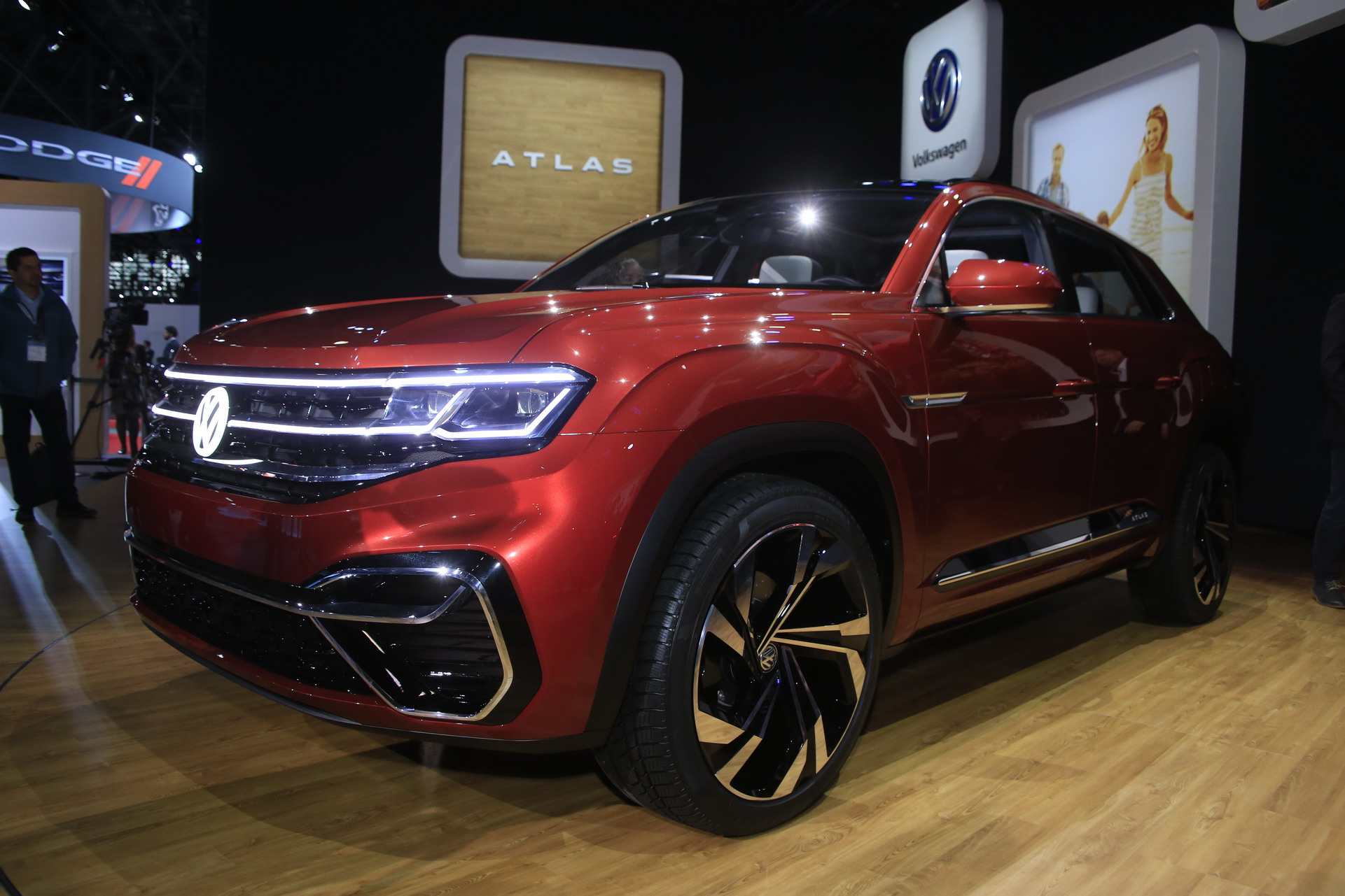 VW-Atlas-Sports-Coupe-1 VW Atlas Cross Sport Concept Is The People’s BMW X6