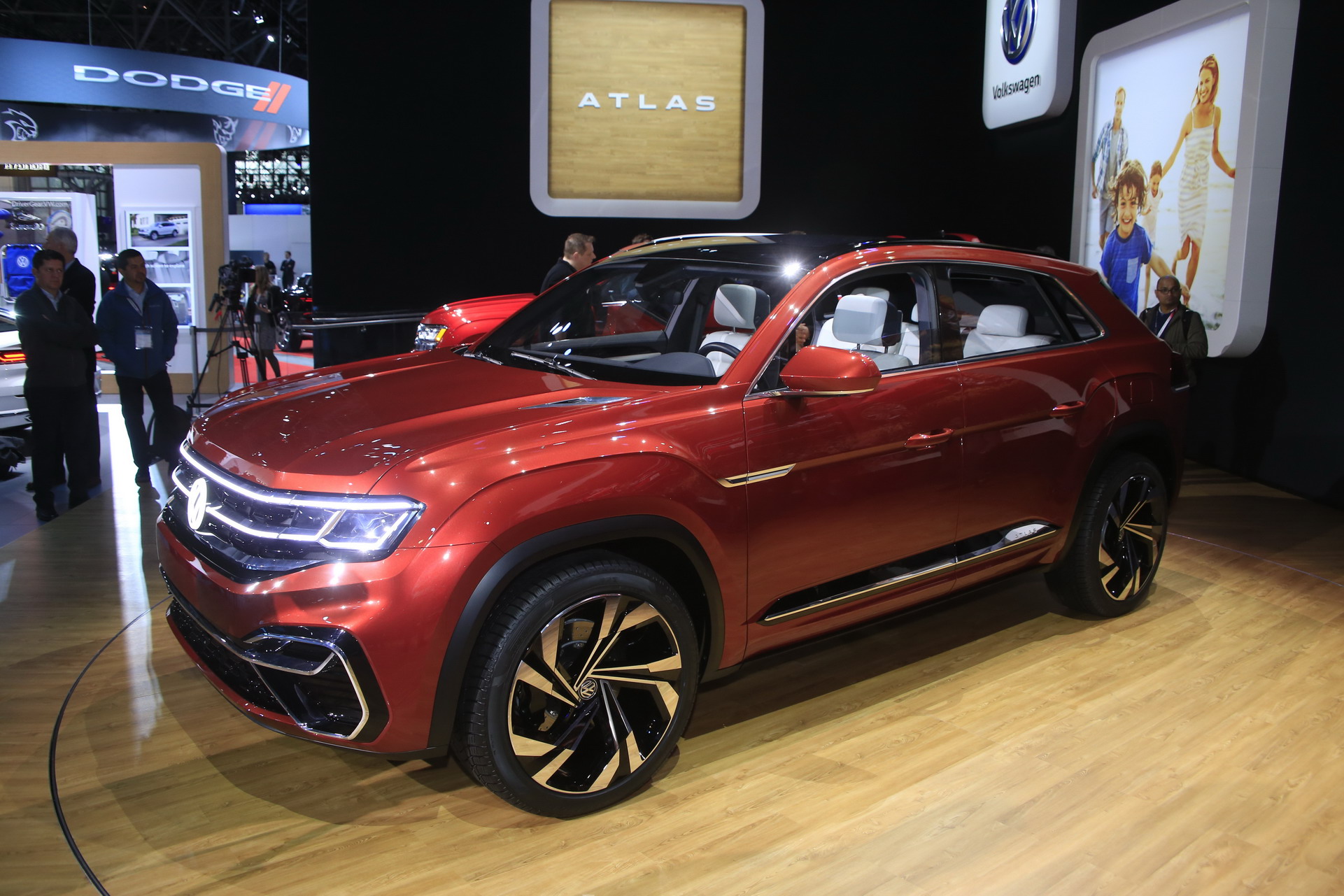 VW-Atlas-Sports-Coupe-2 VW Atlas Cross Sport Concept Is The People’s BMW X6