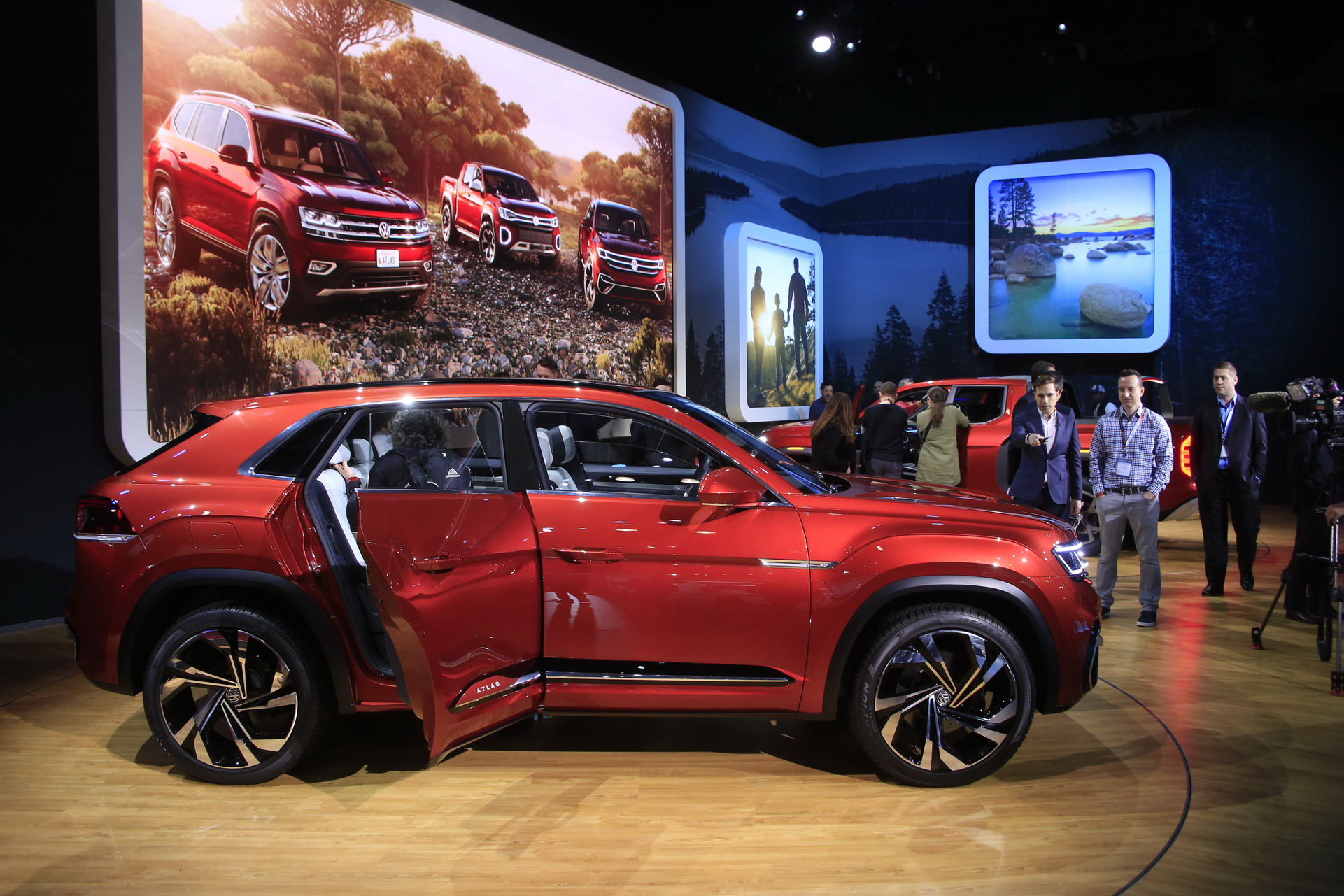 VW-Atlas-Sports-Coupe-5 VW Atlas Cross Sport Concept Is The People’s BMW X6