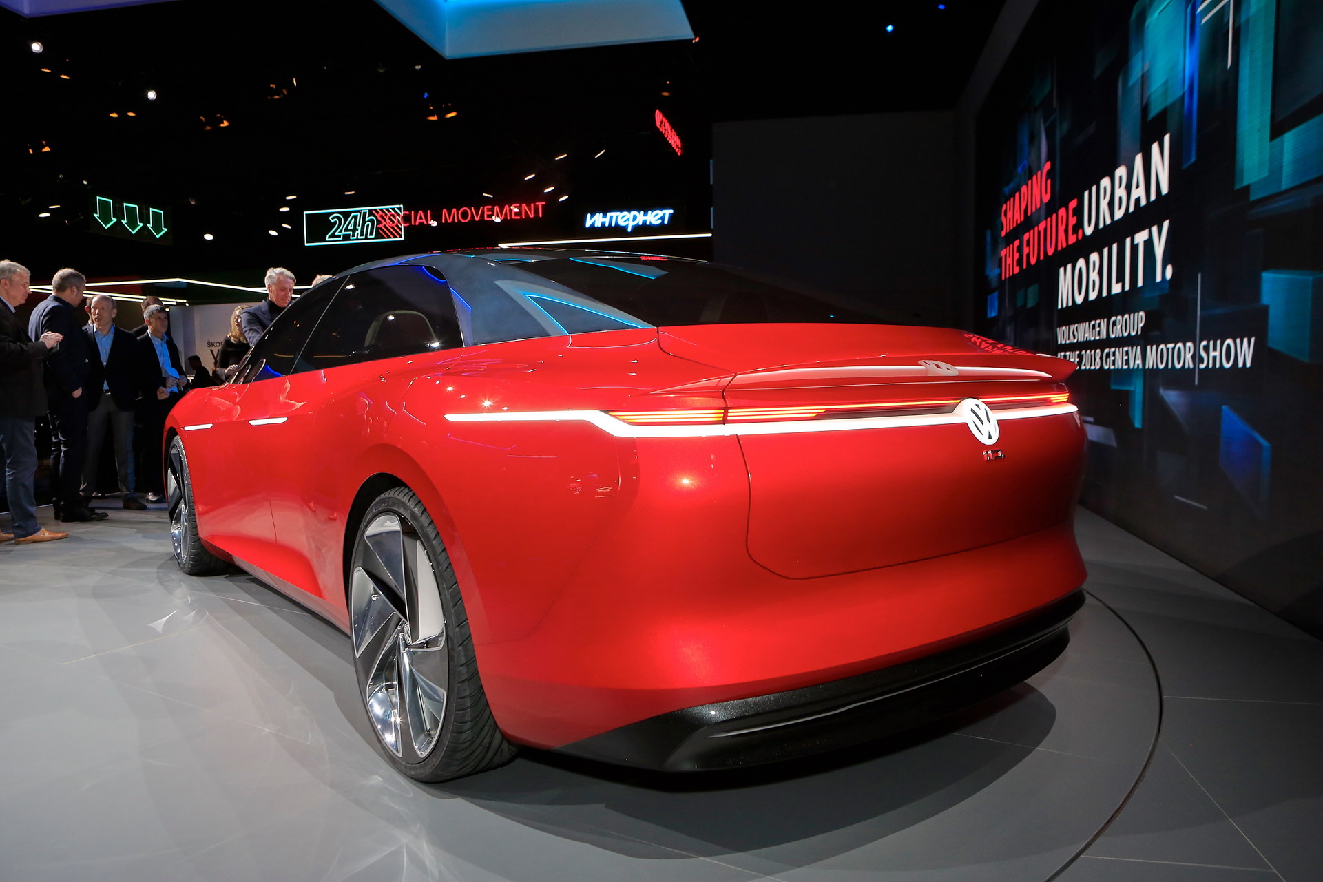 VW-ID-Vizzion-S11 VW I.D. Vizzion Is A Concept For A New, Electrified Phaeton In 2022