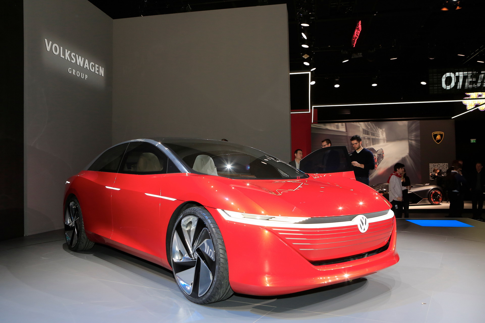 VW-ID-Vizzion-S17 VW I.D. Vizzion Is A Concept For A New, Electrified Phaeton In 2022