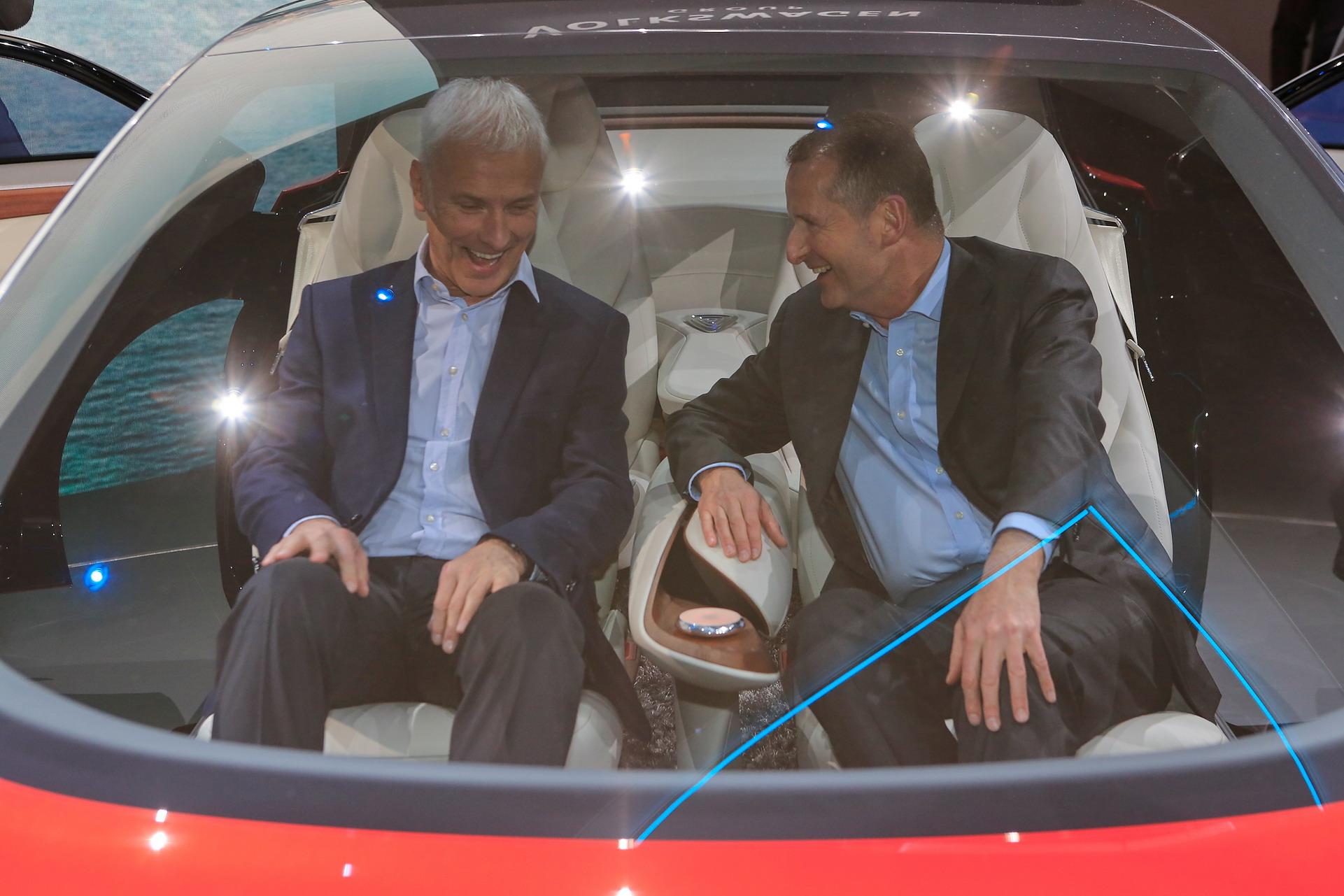 VW-ID-Vizzion-S7 VW I.D. Vizzion Is A Concept For A New, Electrified Phaeton In 2022