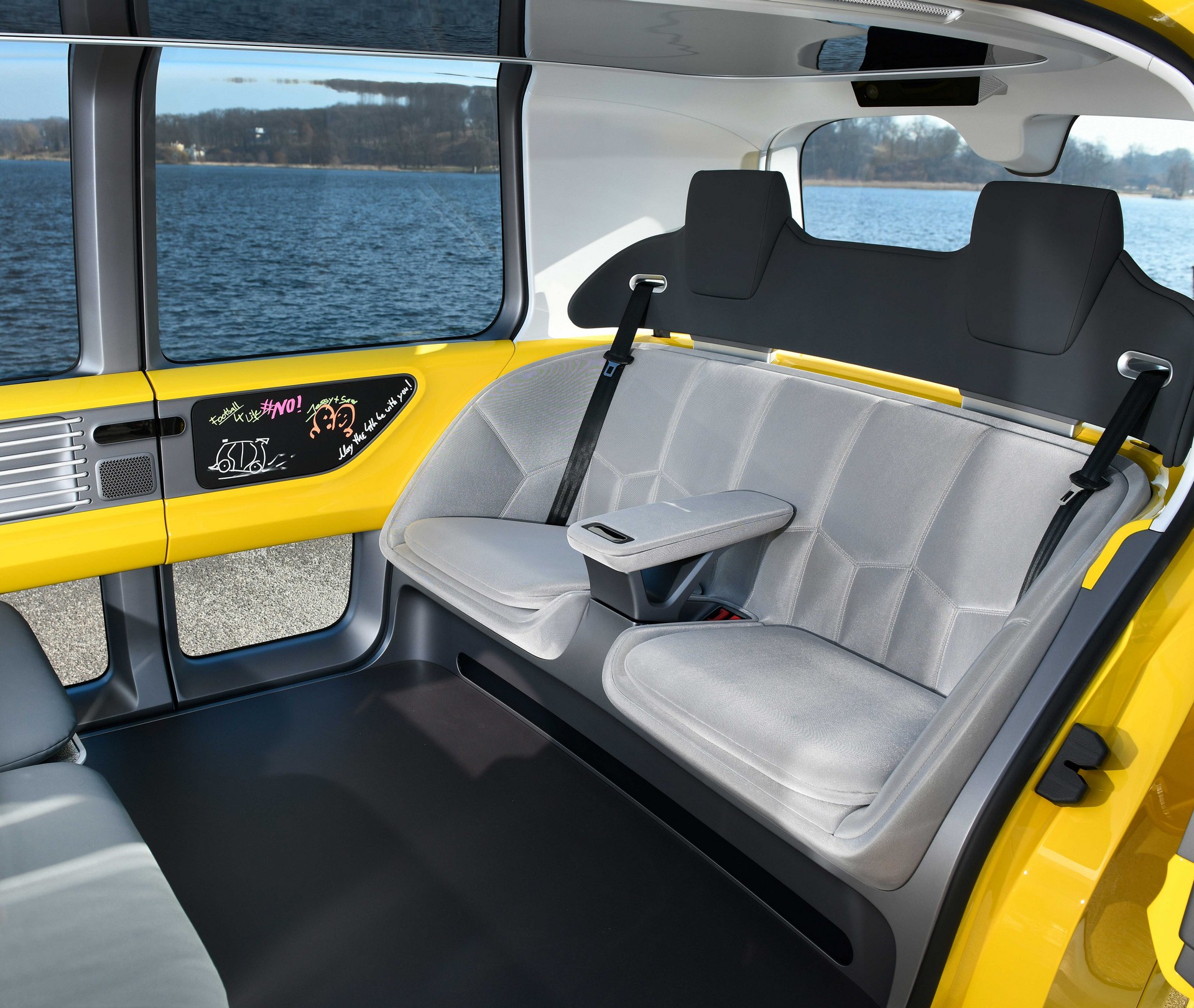 VW-SEDRIC-School-Bus-11 VW SEDRIC School Bus Concept Is An Autonomous Shuttle For Kids