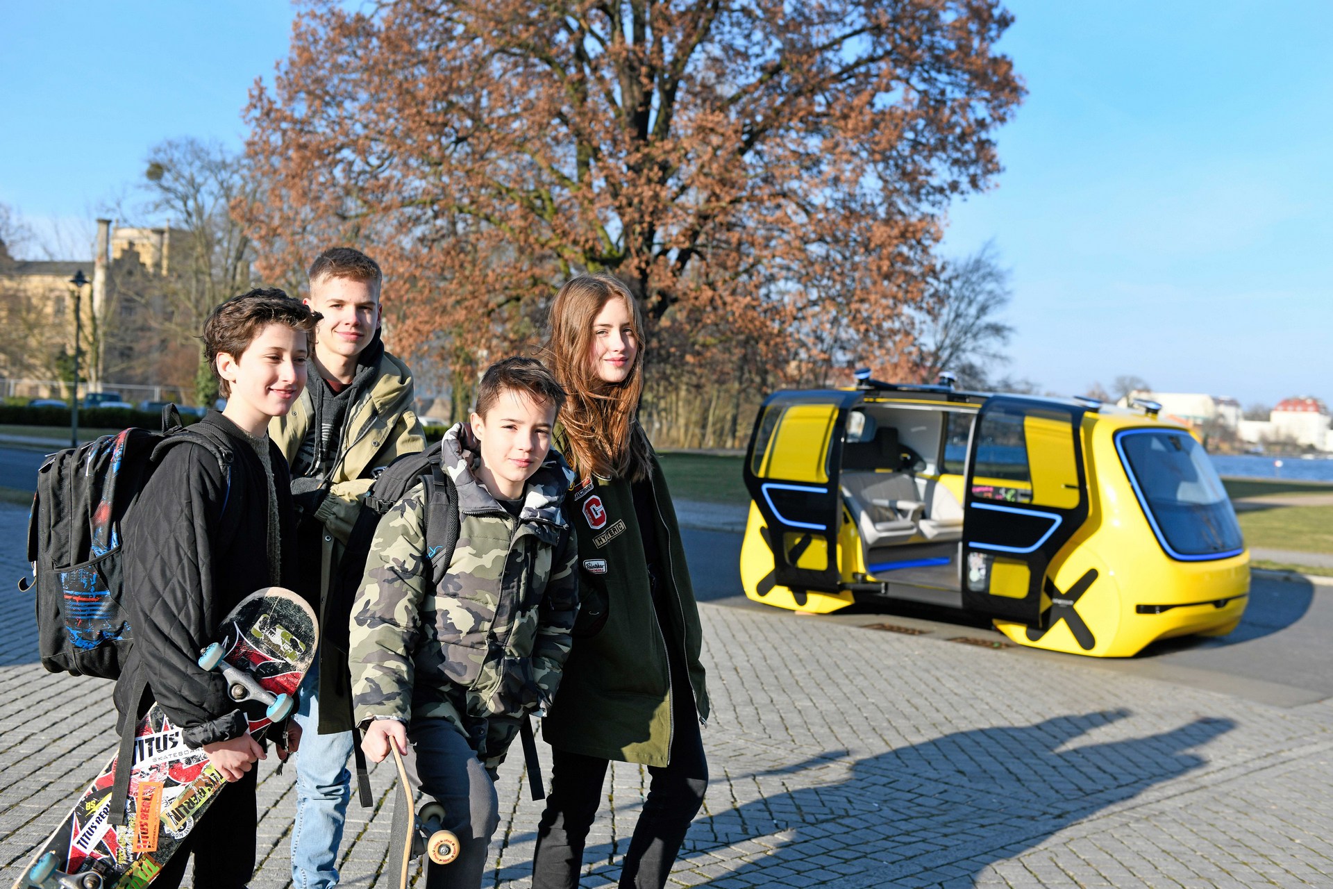 VW-SEDRIC-School-Bus-9 VW SEDRIC School Bus Concept Is An Autonomous Shuttle For Kids