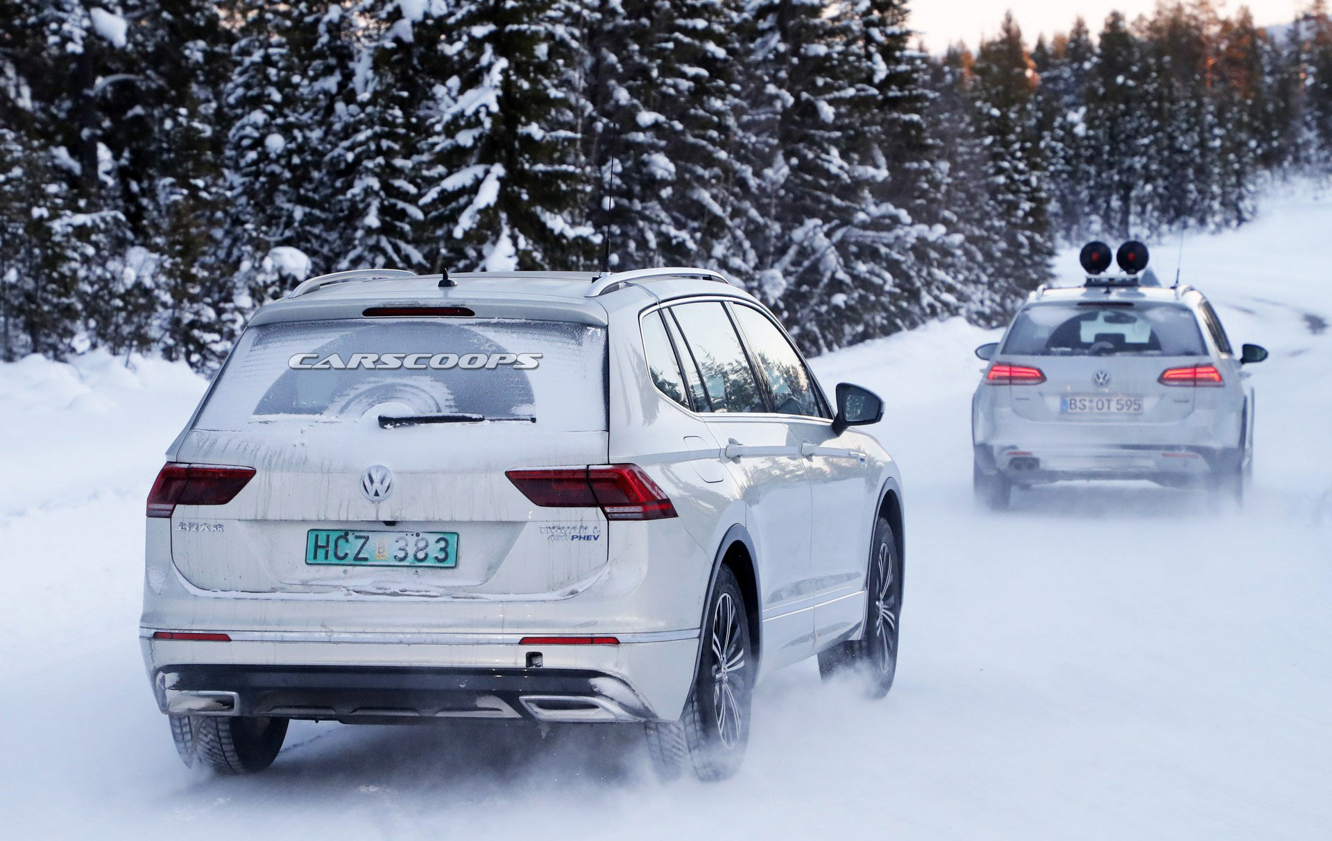 VW-Tiguan-GTE-10 VW Tiguan GTE Spied With Plenty Of Plug-In Hybrid Badges