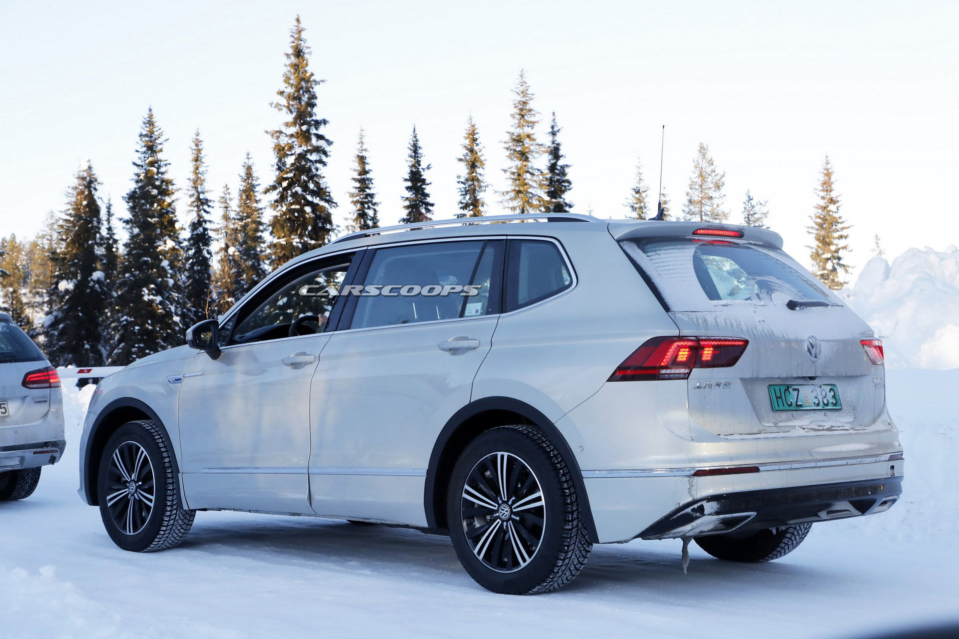 VW-Tiguan-GTE-2 VW Tiguan GTE Spied With Plenty Of Plug-In Hybrid Badges