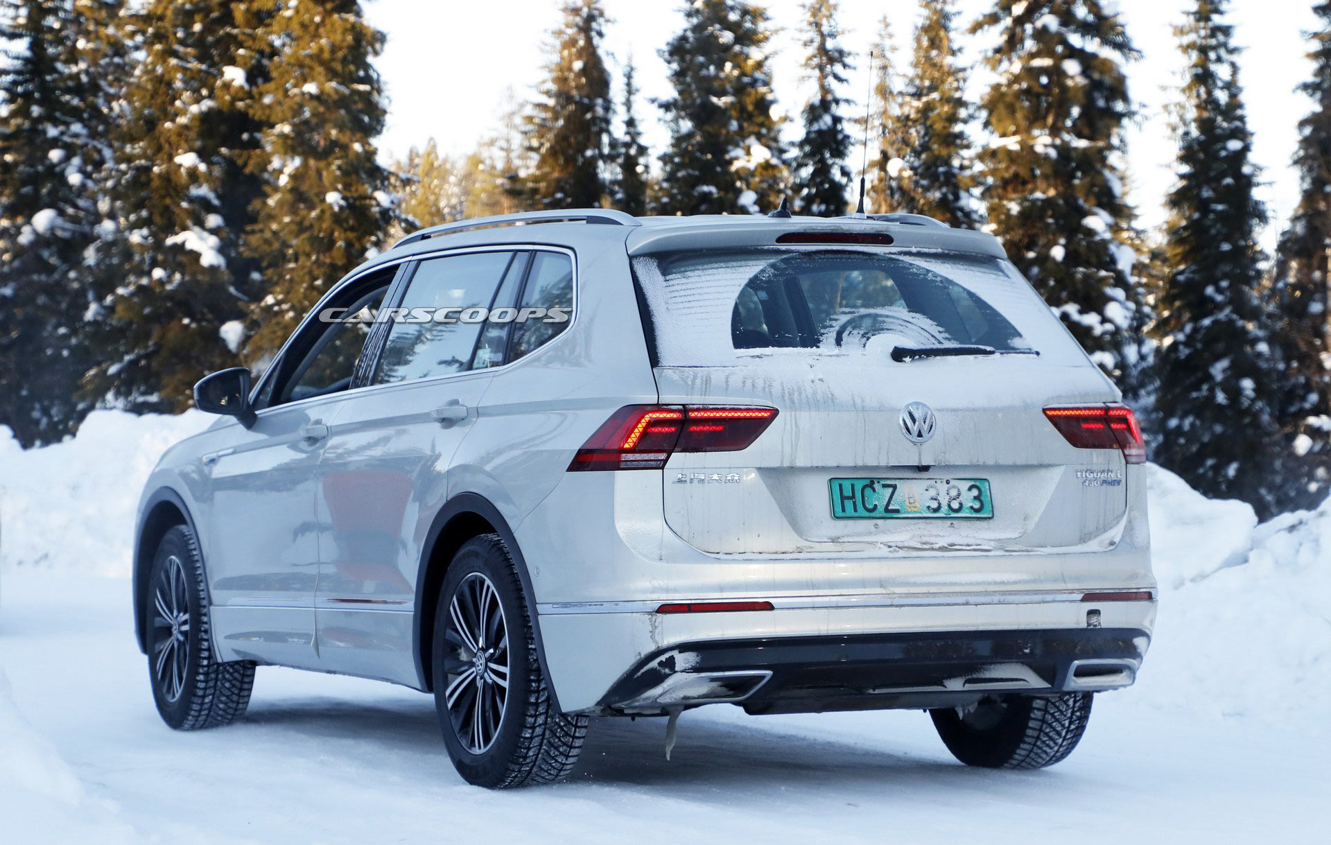 VW-Tiguan-GTE-3 VW Tiguan GTE Spied With Plenty Of Plug-In Hybrid Badges