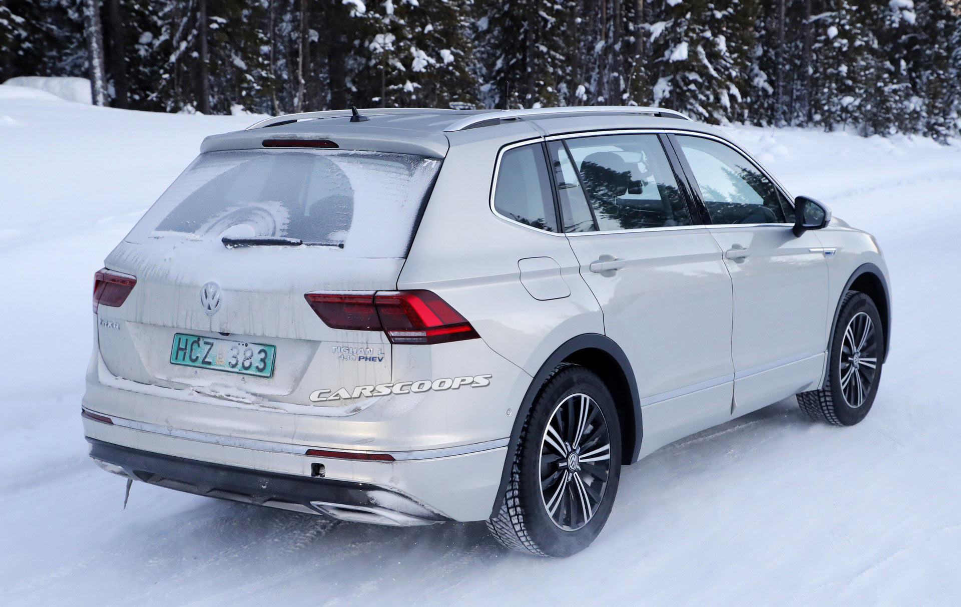 VW-Tiguan-GTE-9 VW Tiguan GTE Spied With Plenty Of Plug-In Hybrid Badges