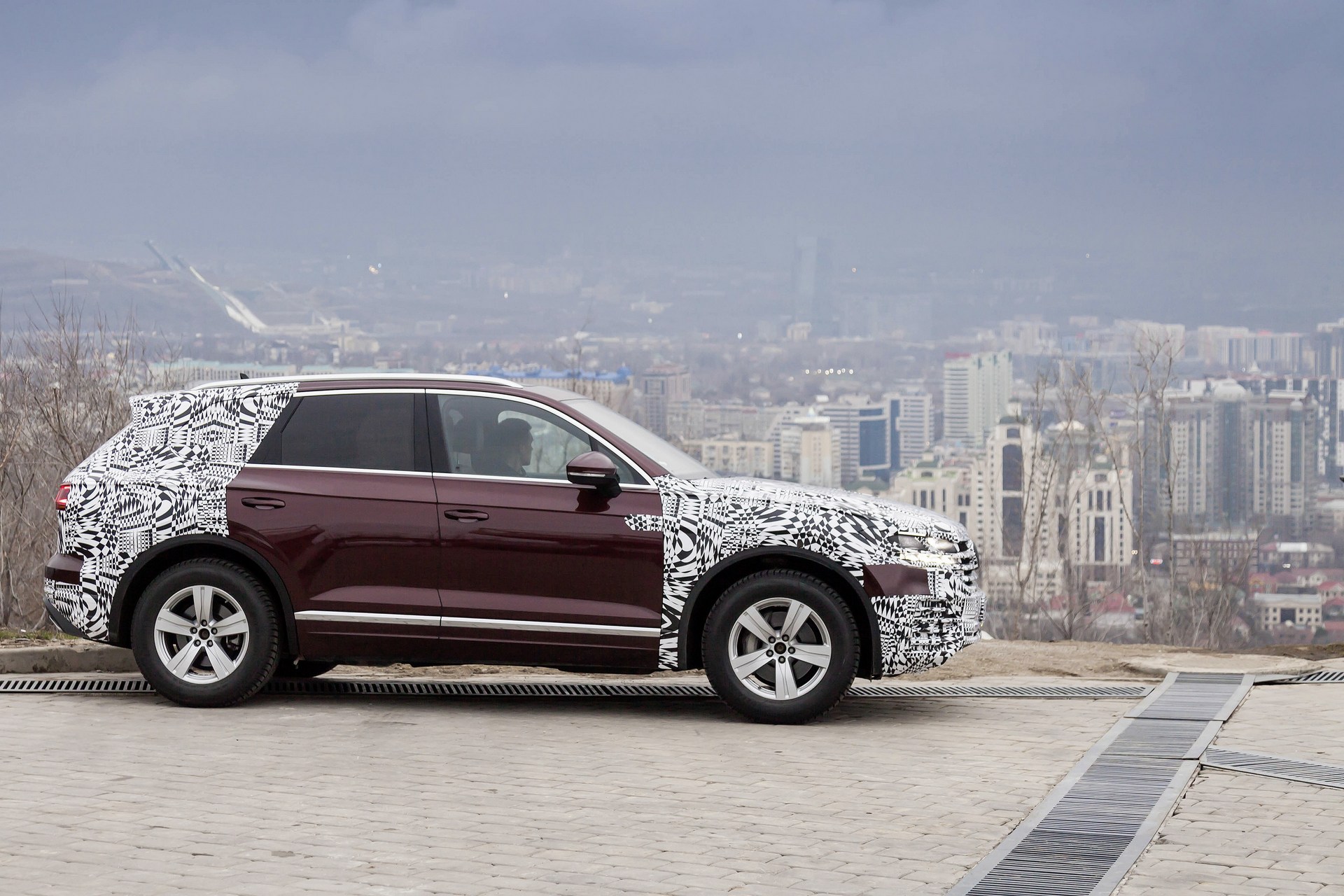 VW-Touareg-16 VW Design Boss Says The Touareg’s Interior Is A “Total Revolution”