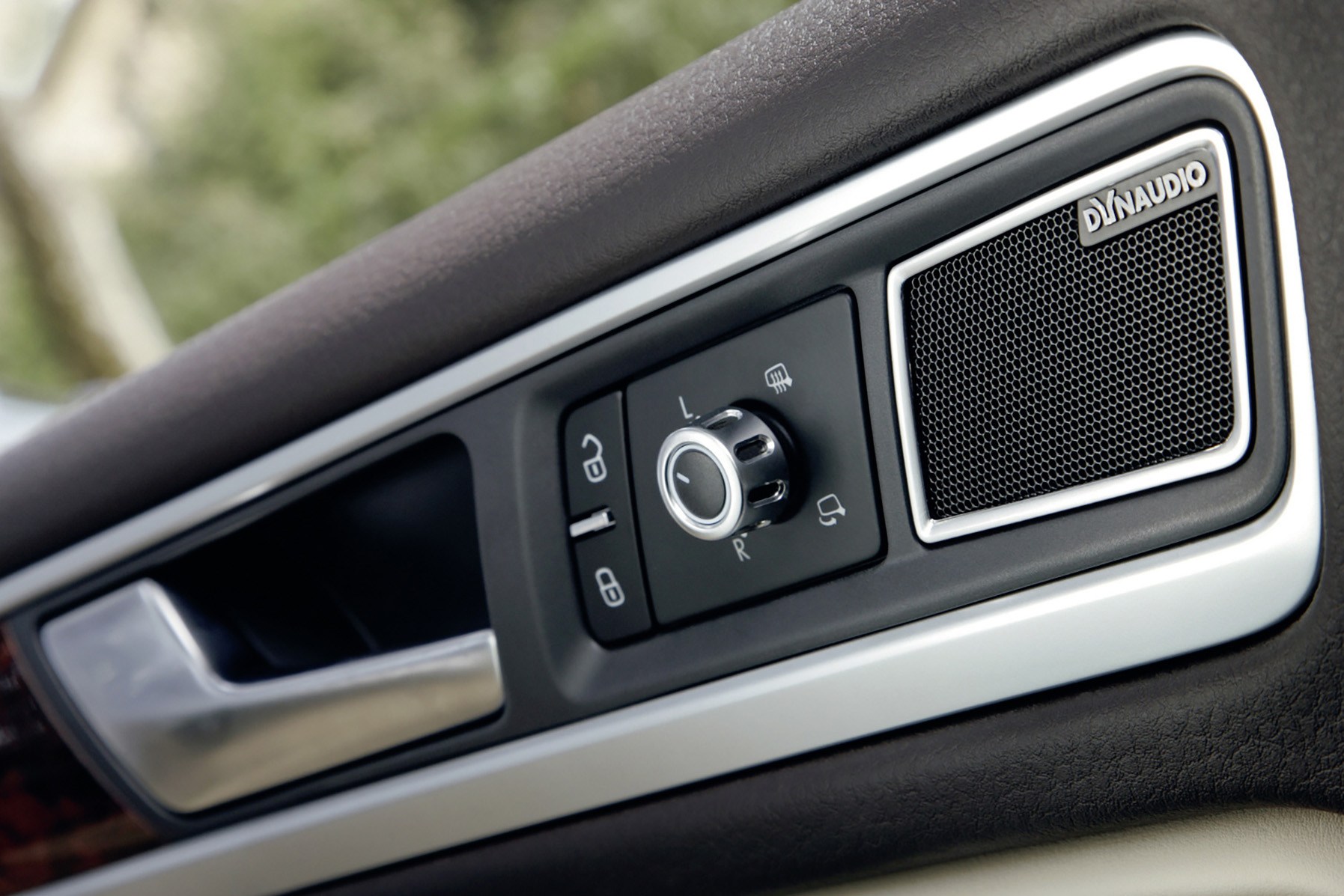 VW-Touareg-48 VW Design Boss Says The Touareg’s Interior Is A “Total Revolution”