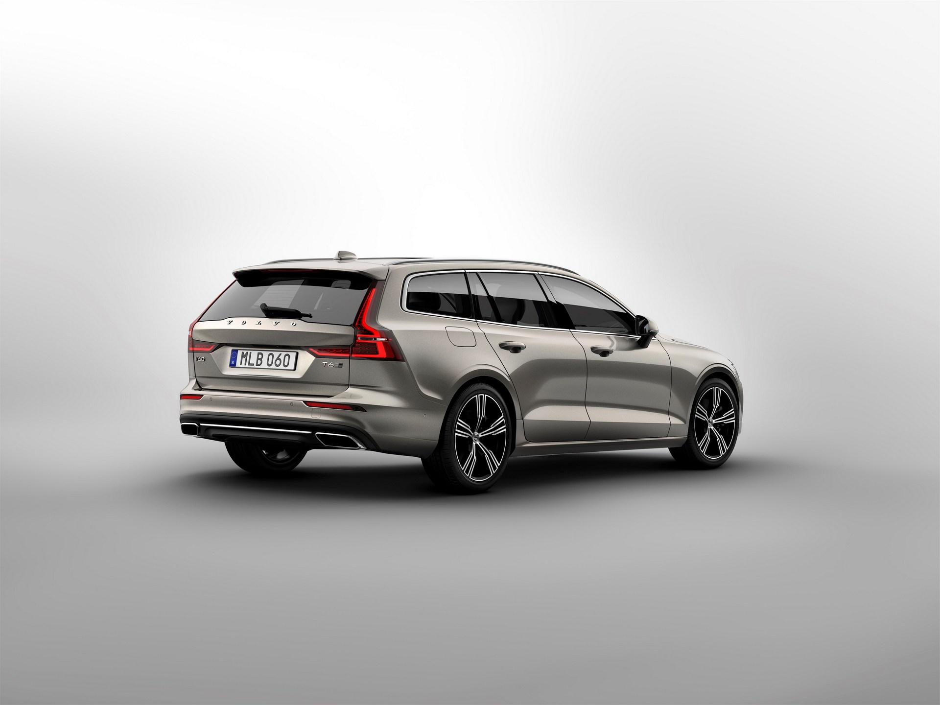 Volvo-V60-6 Volvo To Debut 2019 V60 And XC40 Inscription In America