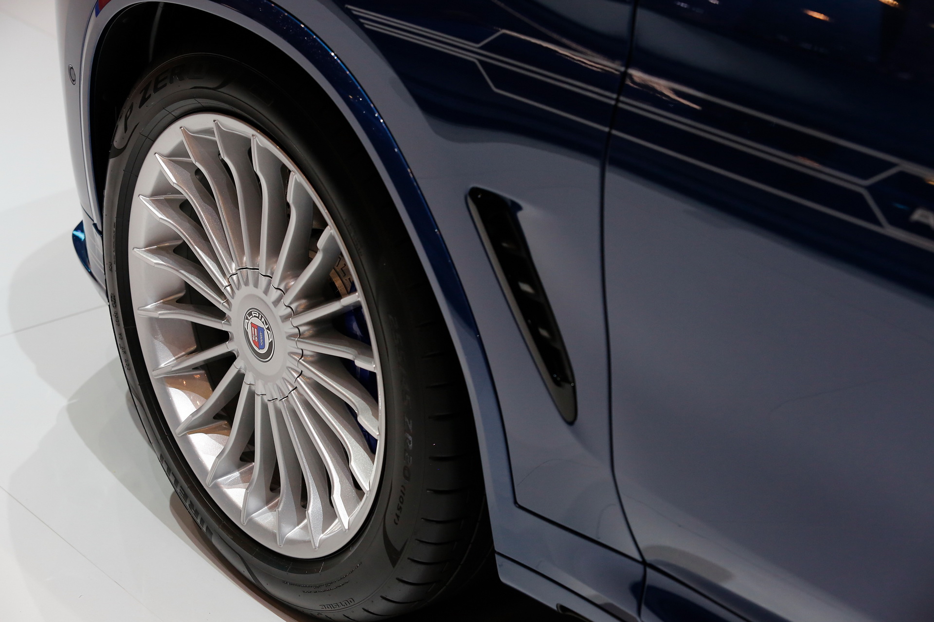 alpina-xd3-geneva-livepics-4 Alpina’s 338HP XD3 SUV Should Make Any School Run A Blast