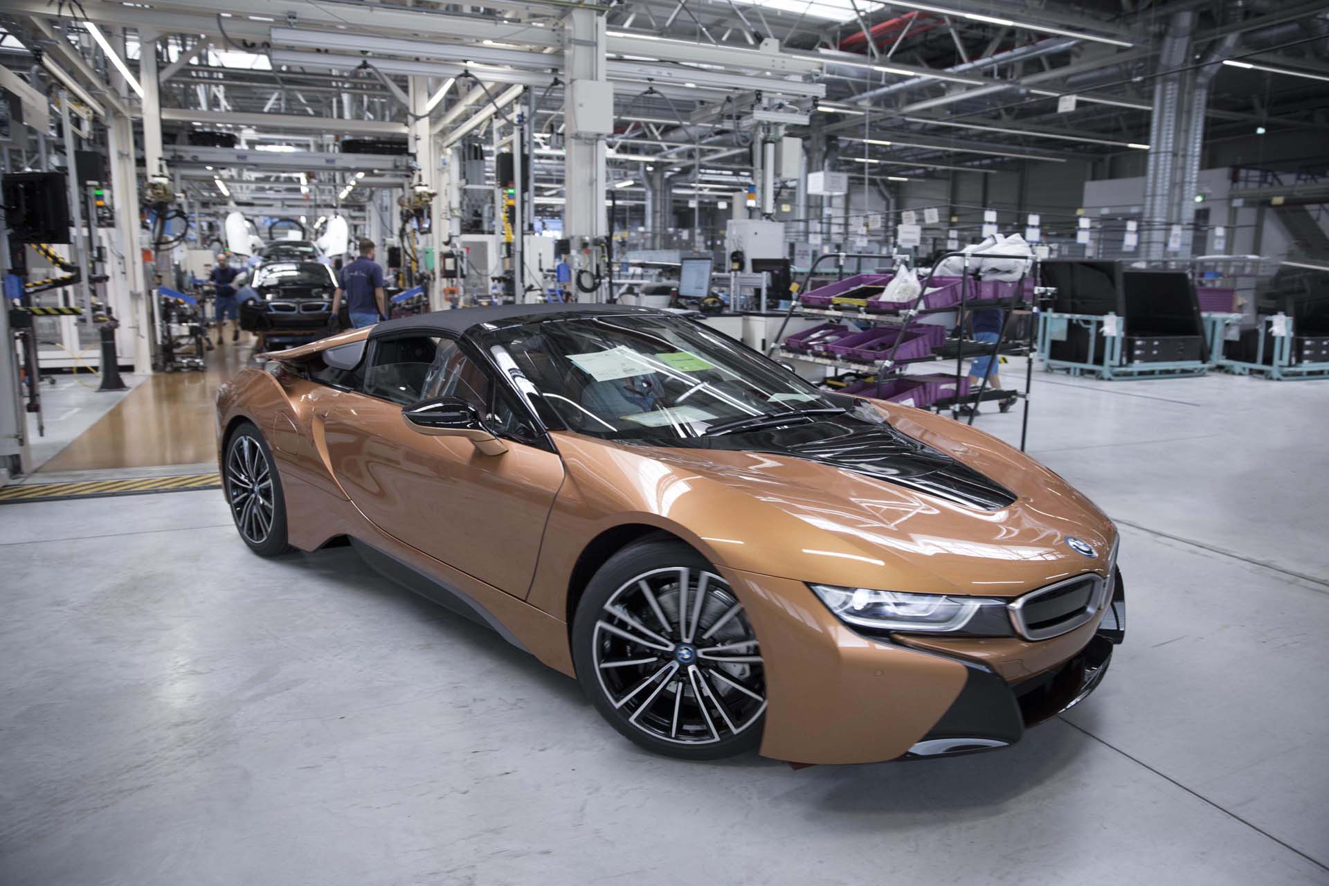 bmw-i8-roadster-production-03 New BMW i8 Roadster Starts Rolling Off The Line In Leipzig