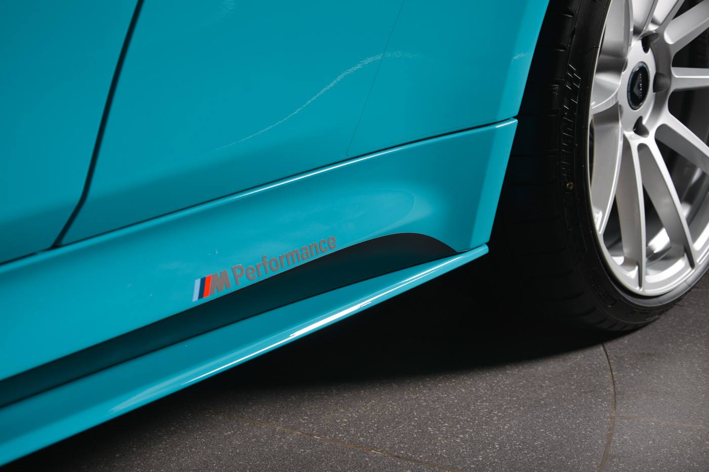 bmw-m4-abu-dhabi-miami-blue-21 Miami Blue BMW M4 Coupe Would Make Dade County Proud