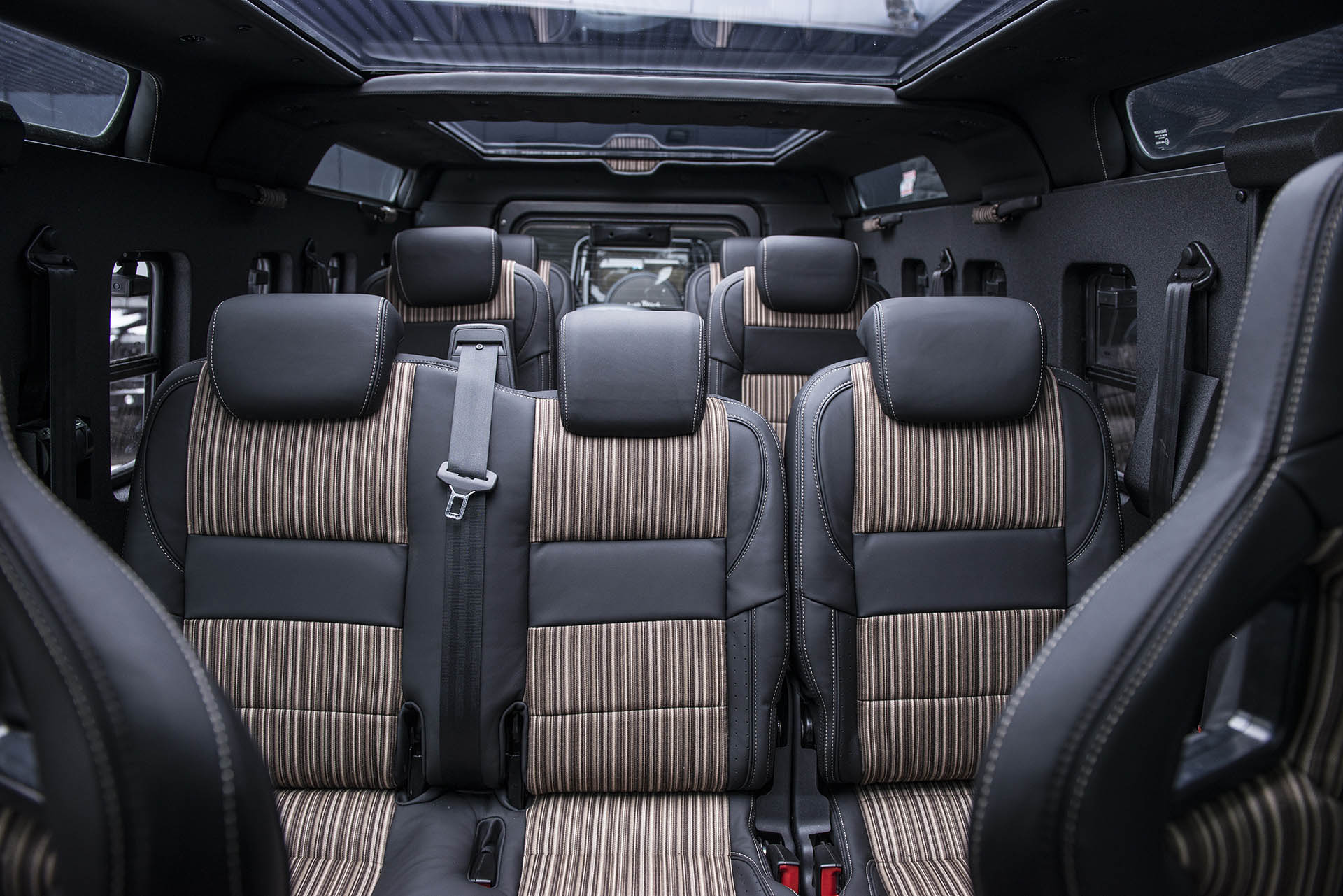 chelsea-defender-6x6-4 Chelsea Truck Company’s Flying Huntsman Steps Into Mercedes G63 6×6’s Shadow