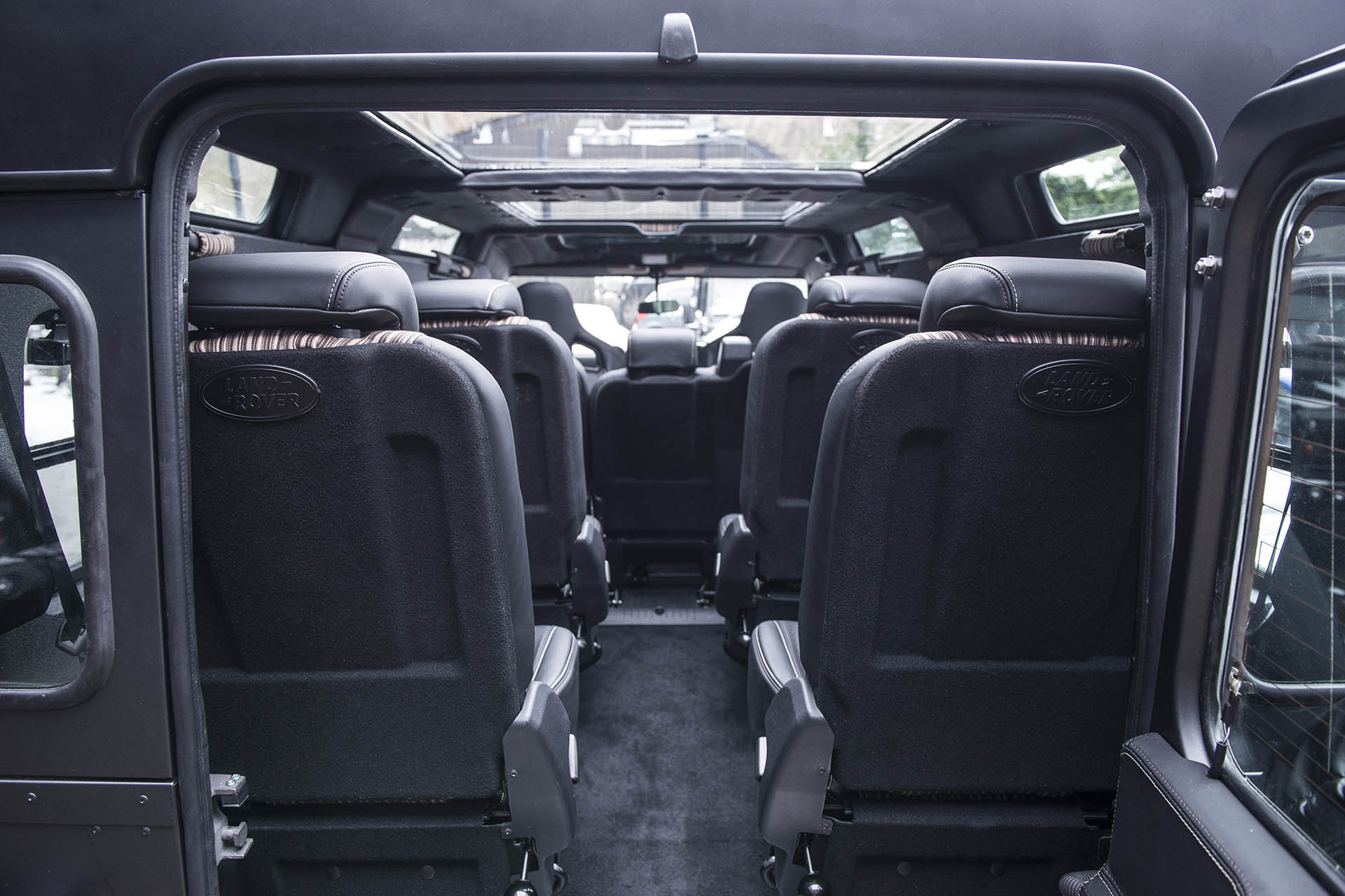 chelsea-defender-6x6-6 Chelsea Truck Company’s Flying Huntsman Steps Into Mercedes G63 6×6’s Shadow