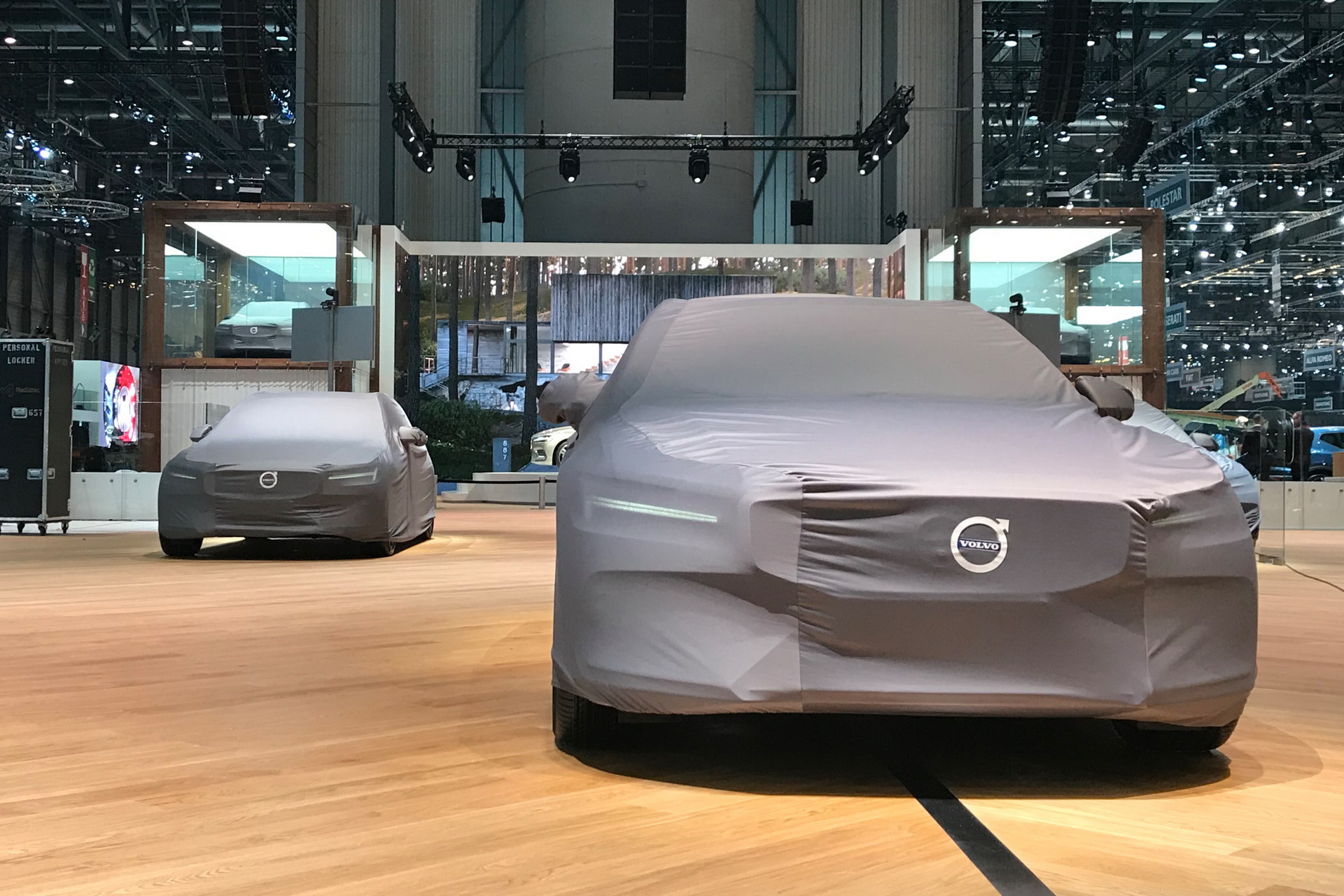 geneva-show-2018-first-pics-12 Sneak Peek From The 2018 Geneva Motor Show Floor