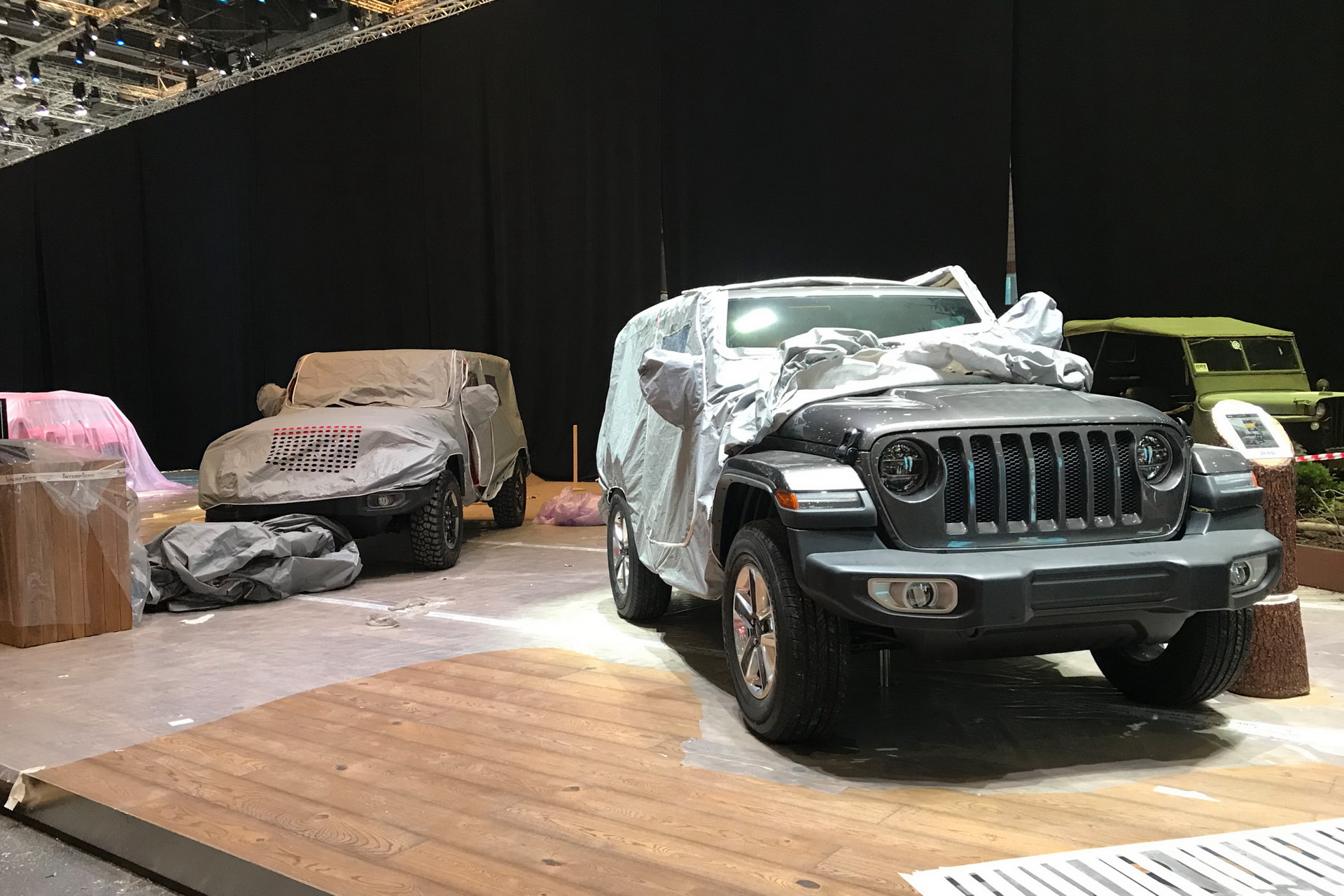 geneva-show-2018-first-pics-34 Sneak Peek From The 2018 Geneva Motor Show Floor