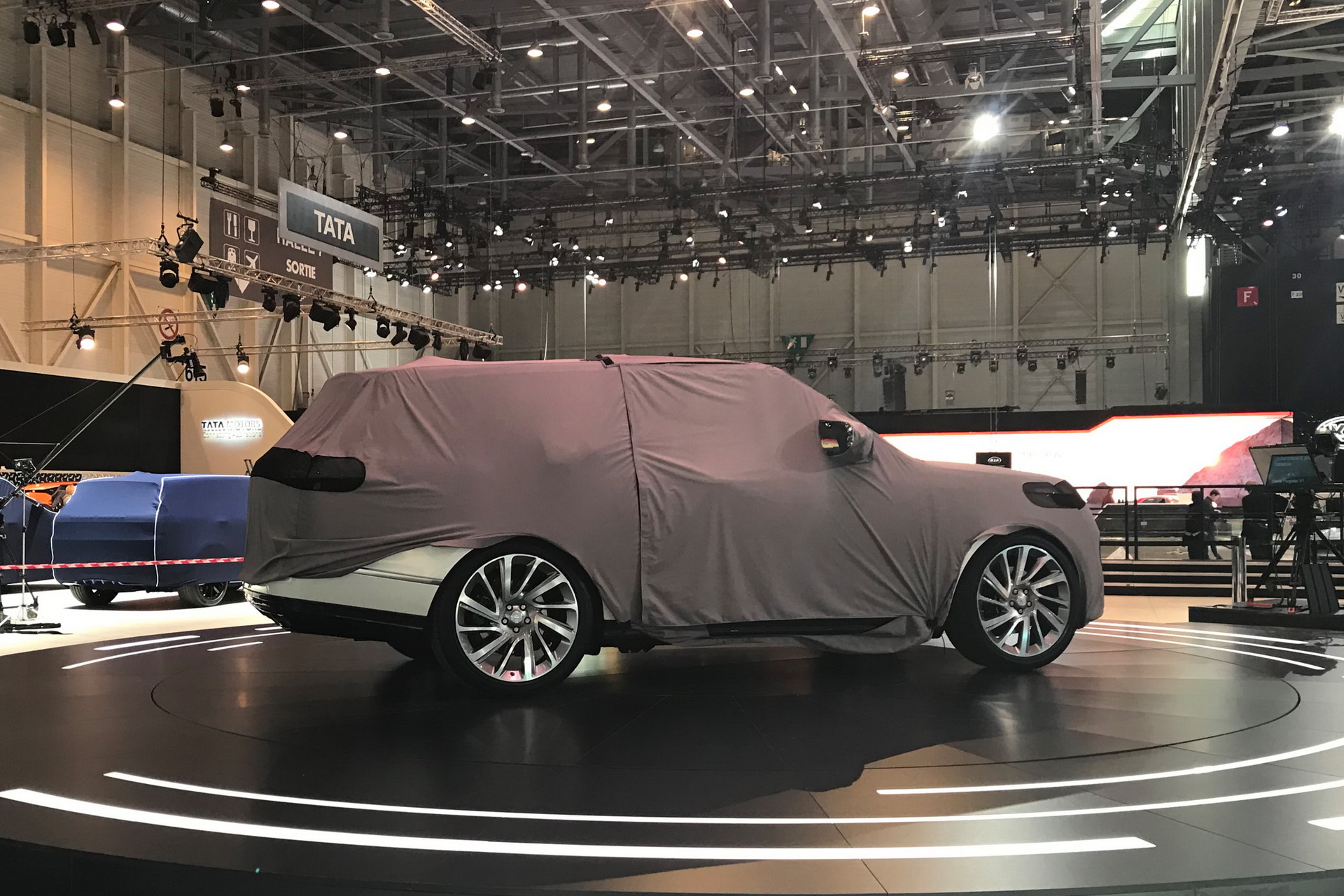 geneva-show-2018-first-pics-38 Sneak Peek From The 2018 Geneva Motor Show Floor