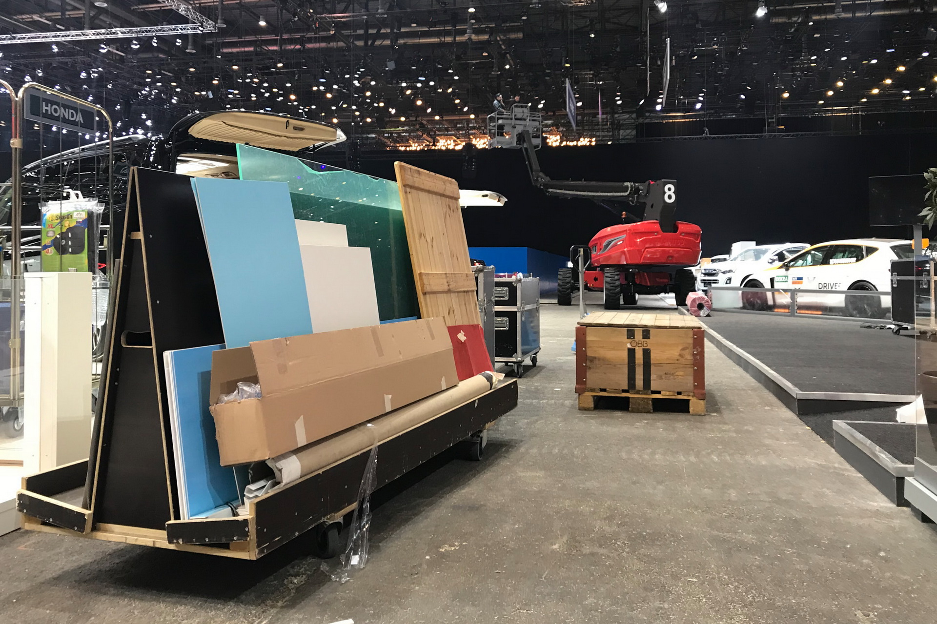 geneva-show-2018-first-pics-8 Sneak Peek From The 2018 Geneva Motor Show Floor