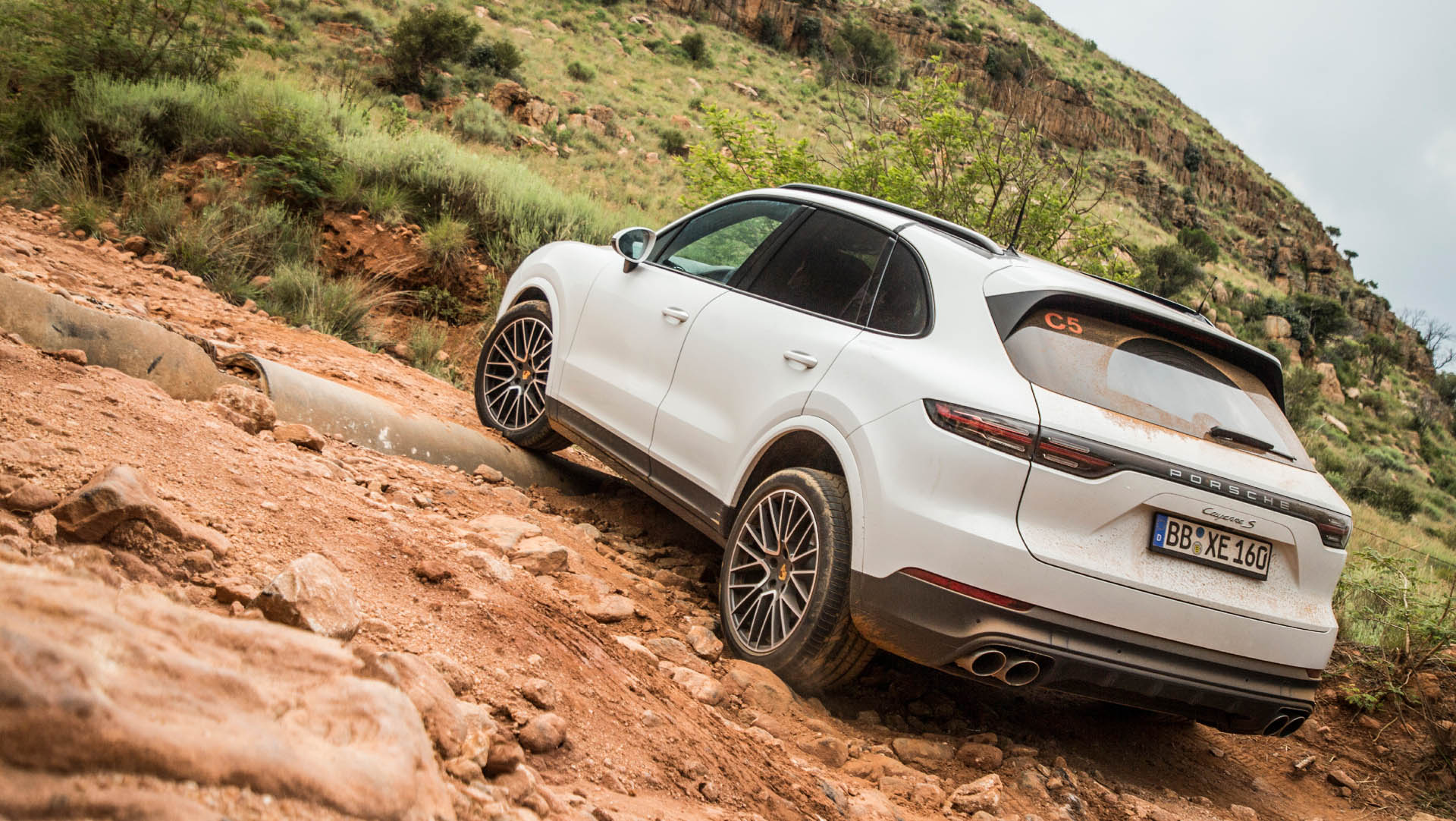 high_cayenne_s_south_africa_2018_porsche_ag Look What Porsche’s Doing To Its New Cayenne Hybrid Before Beginning Production