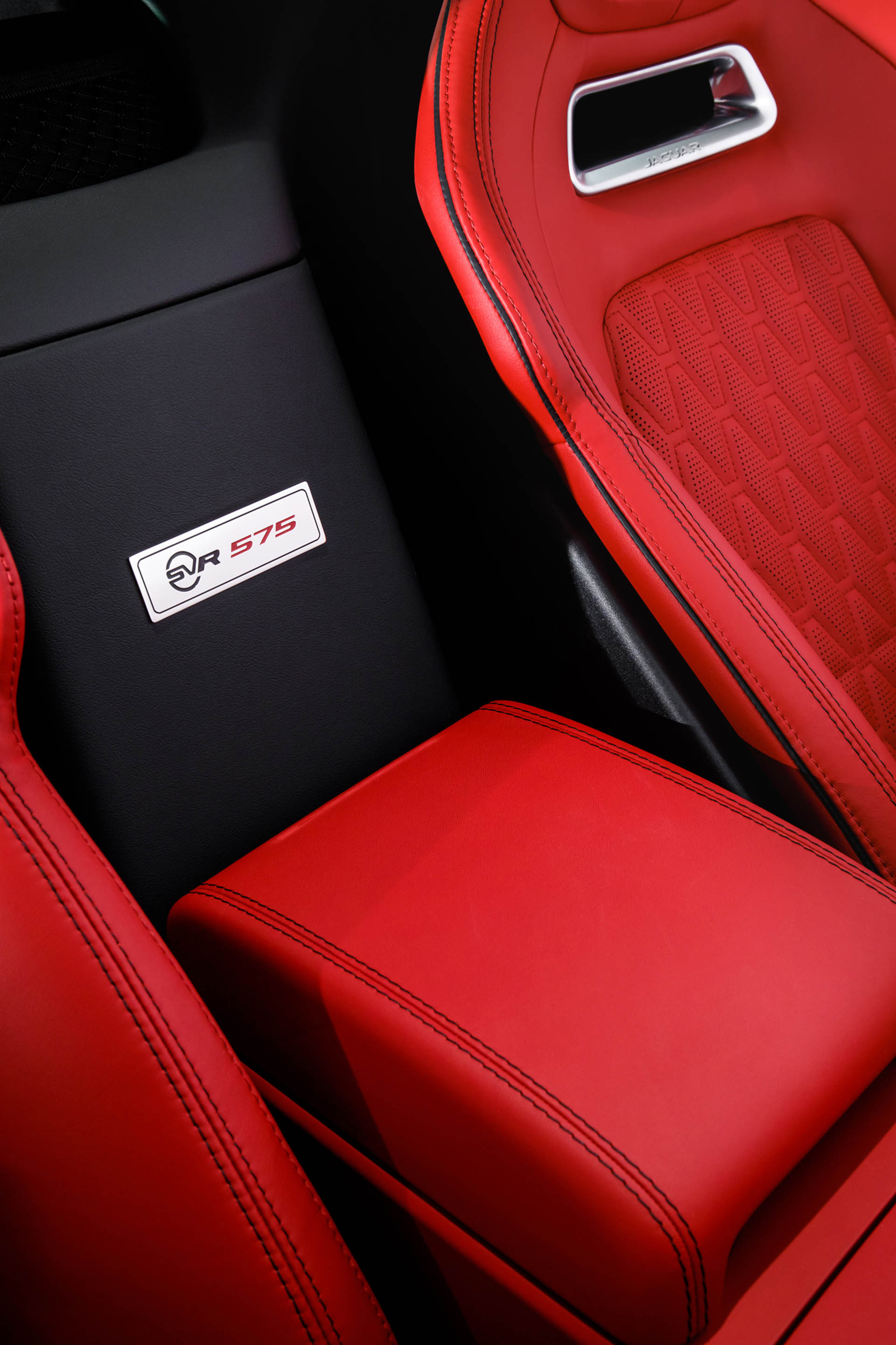 jbespokeftypesvrgraphicpack19my05031812 copy Jaguar F-Type SVR Gets Even Racier With New Graphic Pack