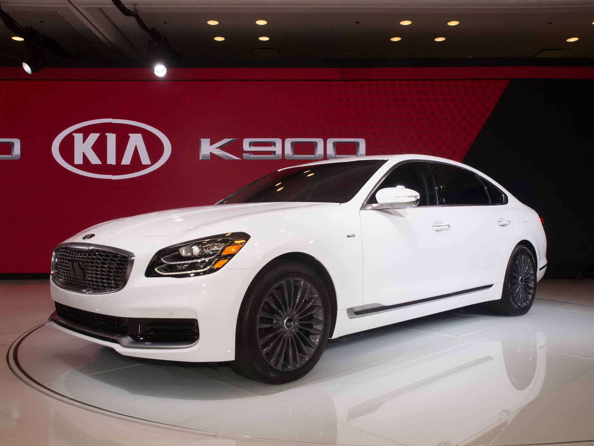 kia-k900-all-new-ny-livepics-1 Four Things You Should Know About Kia’s All-New K900
