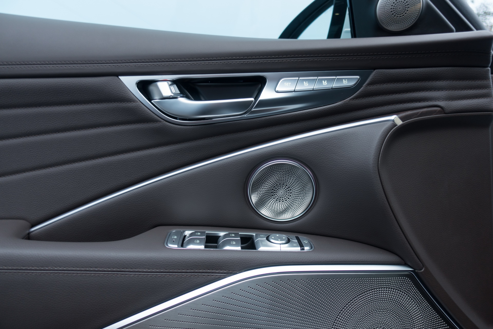 kia-k900-all-new-ny-livepics-10 Four Things You Should Know About Kia’s All-New K900