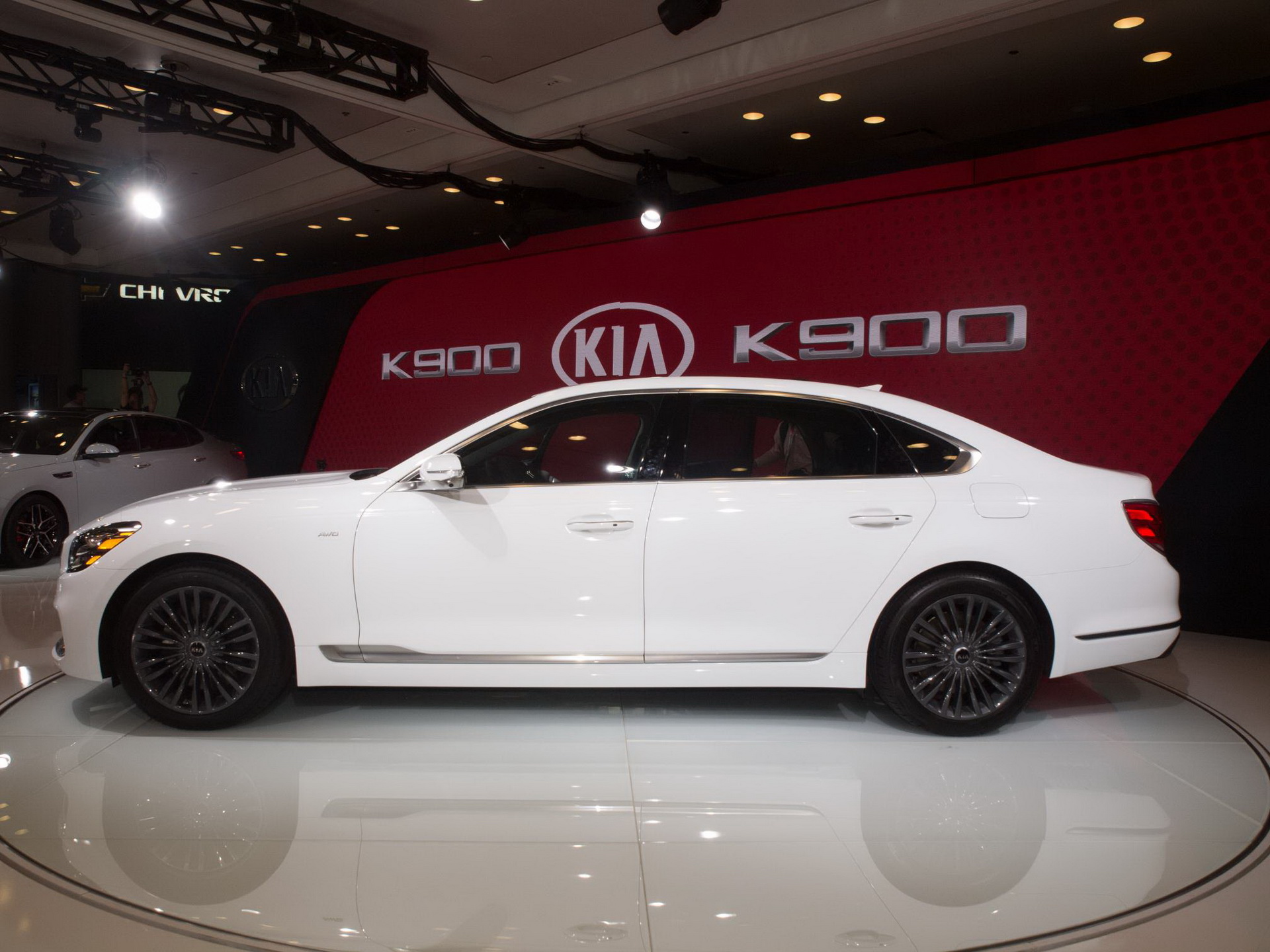 kia-k900-all-new-ny-livepics-3 Four Things You Should Know About Kia’s All-New K900