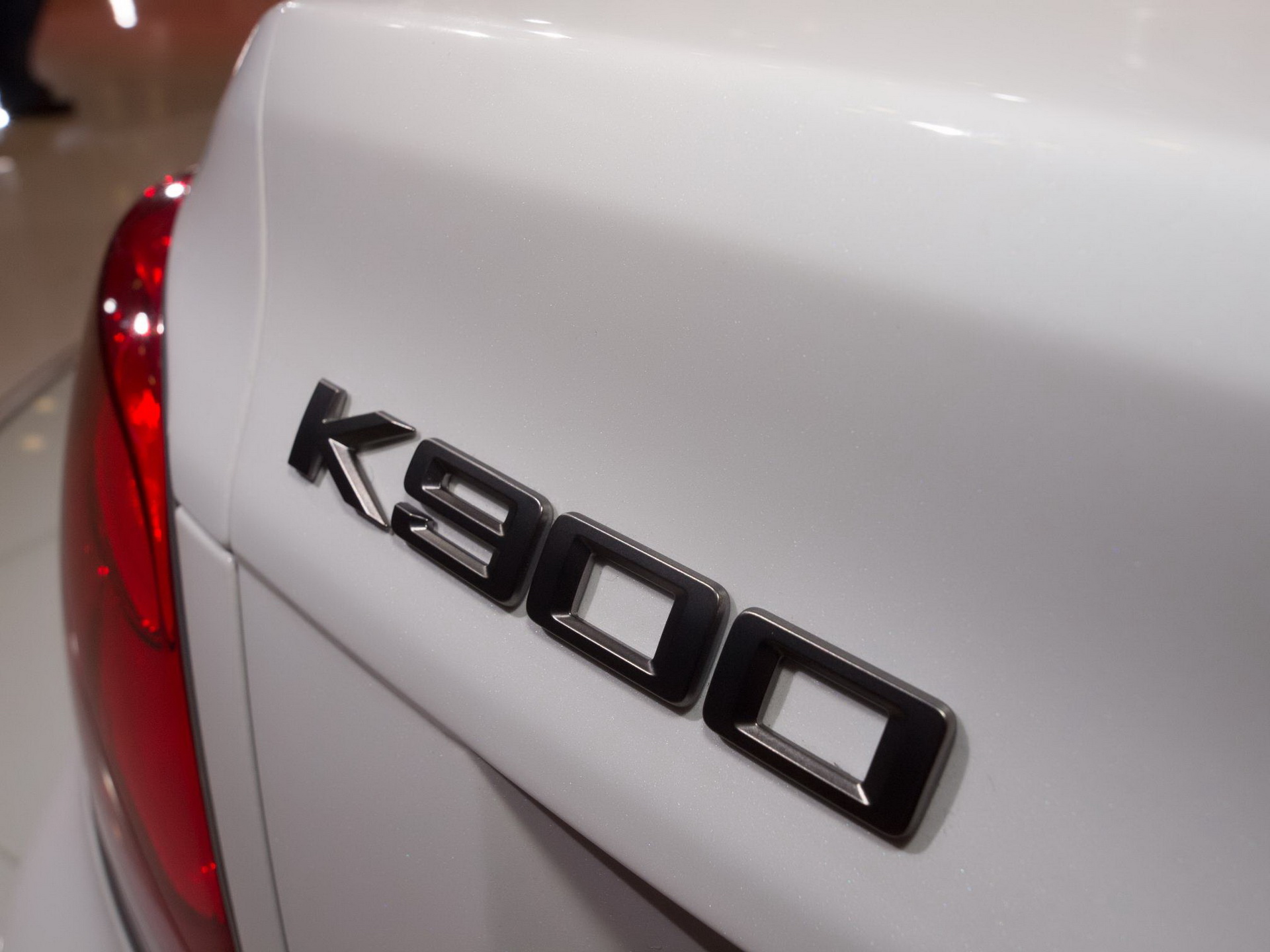 kia-k900-all-new-ny-livepics-6 Four Things You Should Know About Kia’s All-New K900