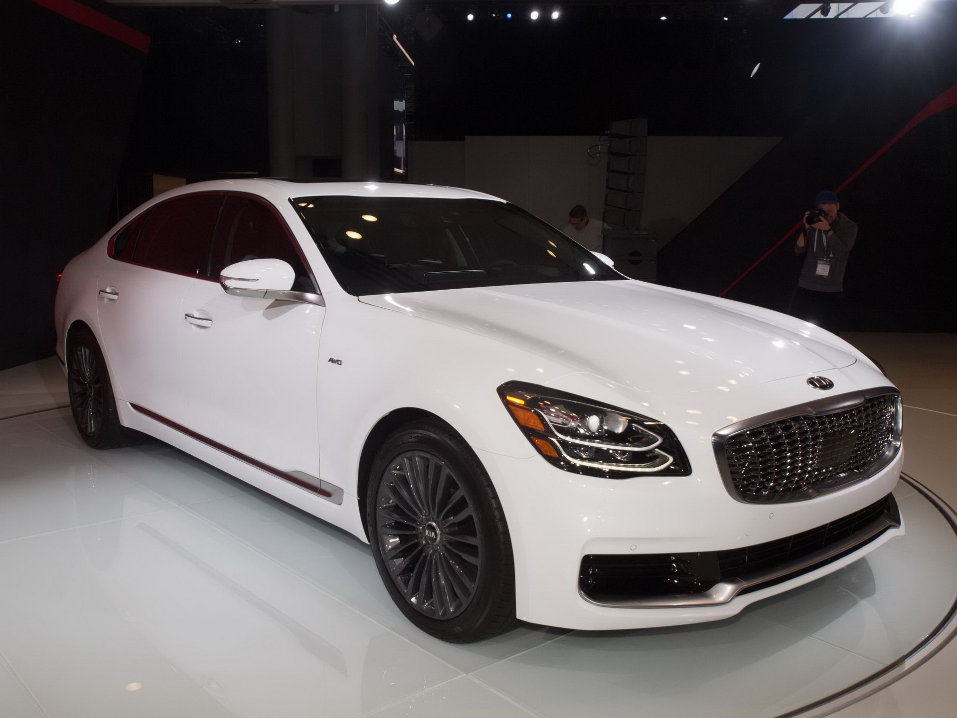 kia-k900-all-new-ny-livepics-7 Four Things You Should Know About Kia’s All-New K900