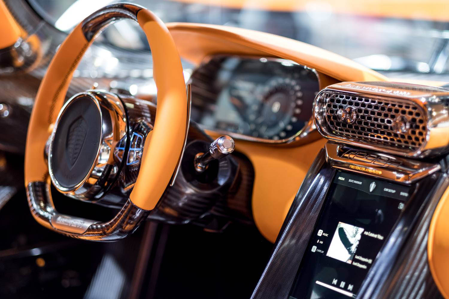 koenigsegg-regera-geneva-white-08 Koenigsegg Regera In White Looks Like A Ghost In A Carbon-Fiber Shell