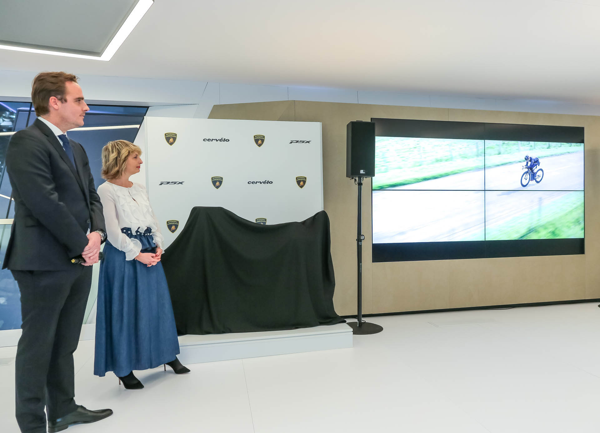 lamborghini-cervelo-p5x-03 Cervelo P5X Lamborghini Puts The Raging Bull On Two Wheels