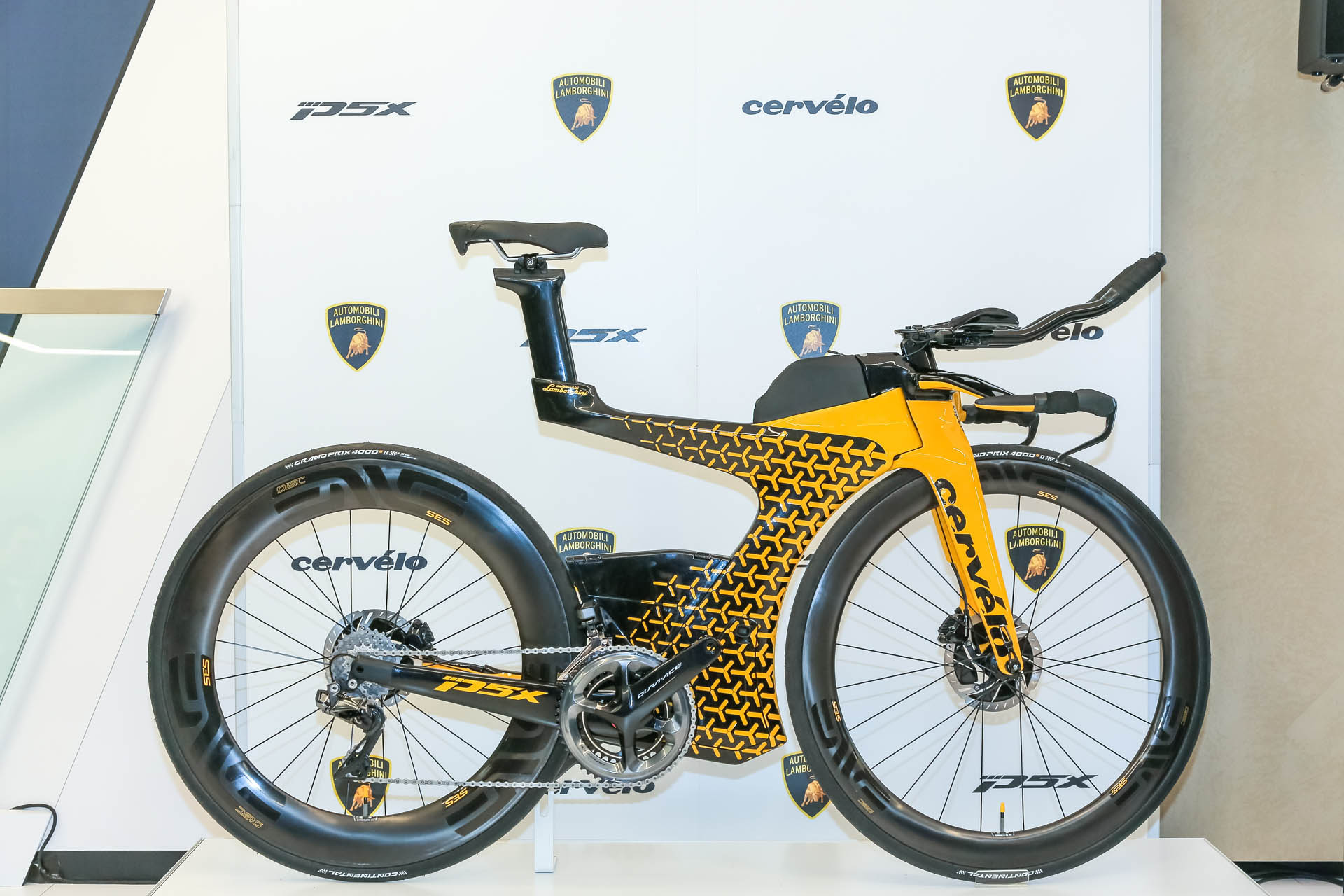 lamborghini-cervelo-p5x-09 Cervelo P5X Lamborghini Puts The Raging Bull On Two Wheels