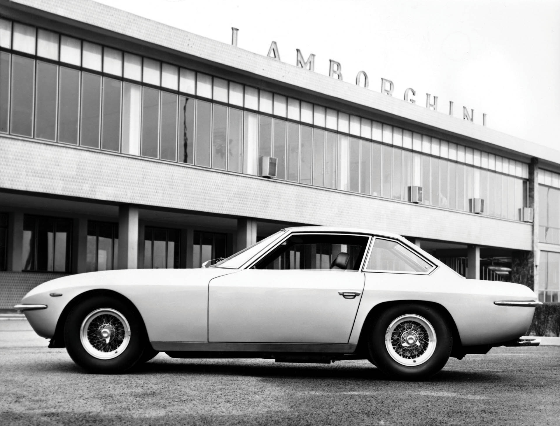 lamborghini-islero-04 Lamborghini Celebrates 50 Years Since Launching The Espada And Islero