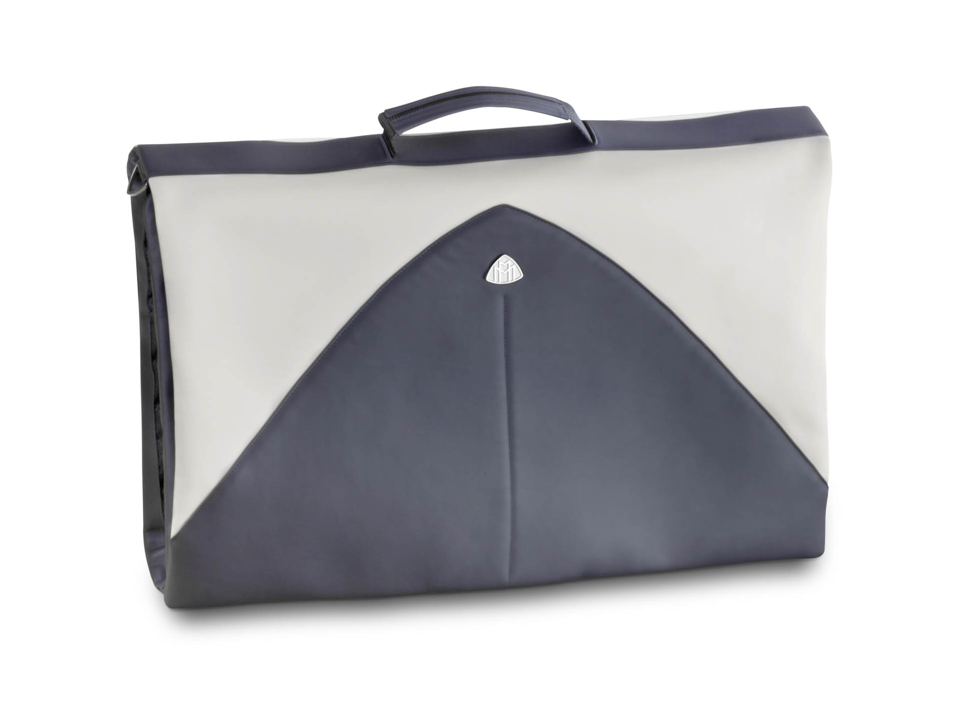 Exklusive Kollektion von MAYBACH – ICONS OF LUXURY: Farblich passende Gepäckstücke und edle Accessoires für die new-look Mercedes-Maybach S-Klasse Mercedes Offers Maybach S650 Customers A Matching Luggage Set – And Much More