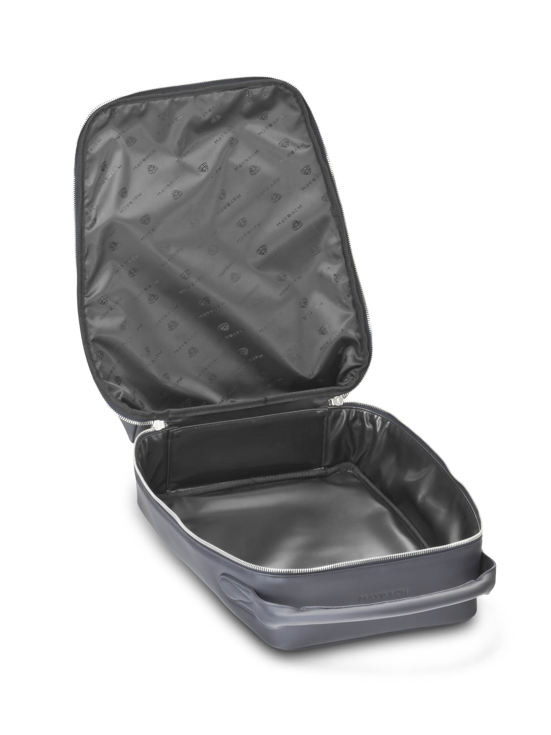 Exklusive Kollektion von MAYBACH – ICONS OF LUXURY: Farblich passende Gepäckstücke und edle Accessoires für die new-look Mercedes-Maybach S-Klasse Mercedes Offers Maybach S650 Customers A Matching Luggage Set – And Much More