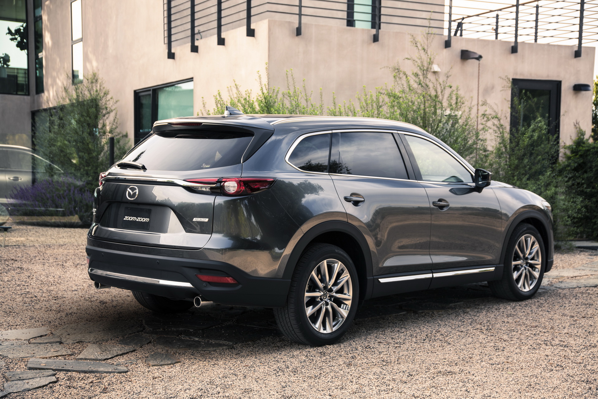 mazda-cx-9-8 You Can Retrofit Your CX-9 With Mazda’s New Rear-Seat Entertainment System