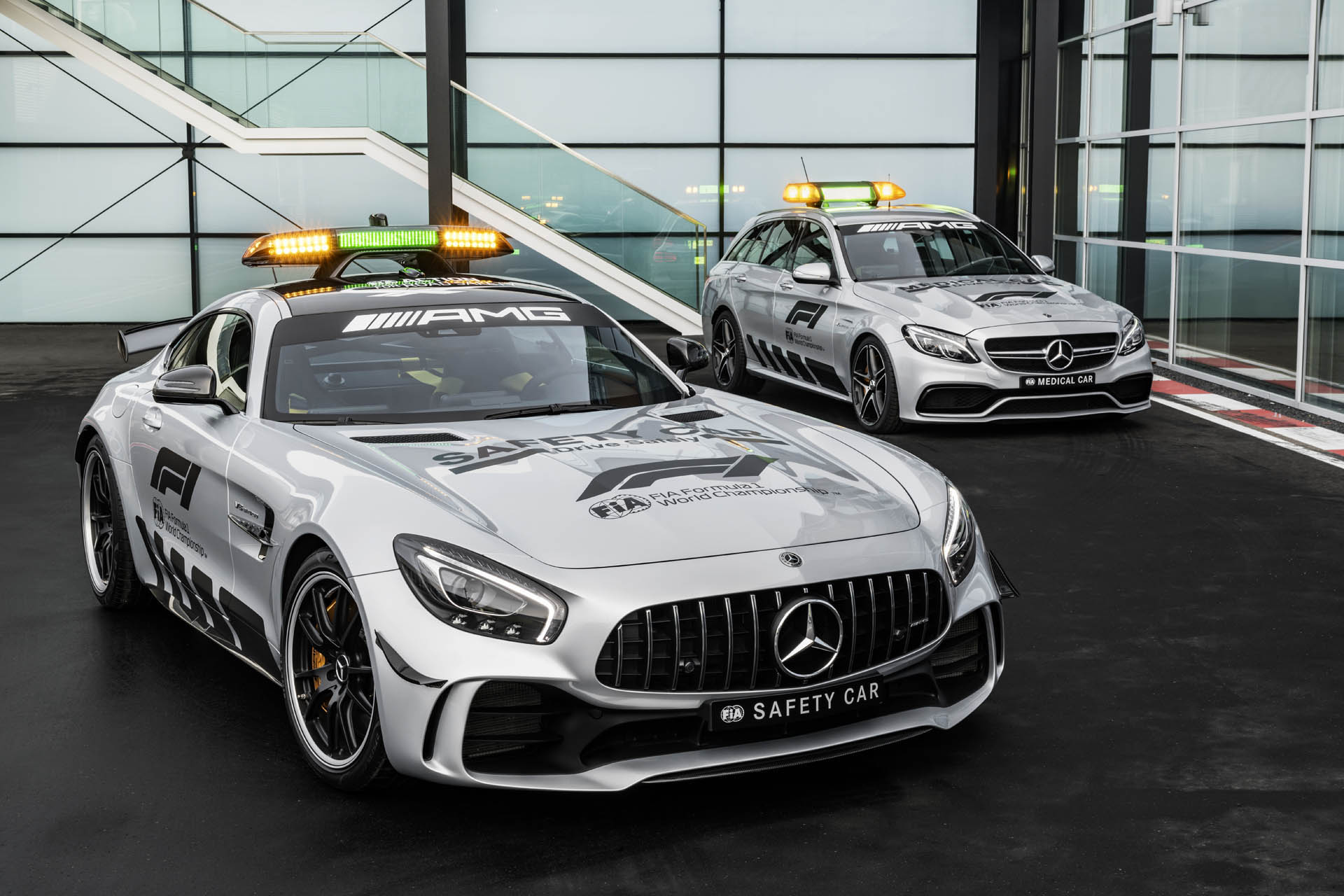 Mercedes-AMG GT R neues Führungsfahrzeug in der Formel 1-Saison 2018: Das stärkste Official FIA F1 Safety Car aller Zeiten Mercedes-AMG GT R Is The Most Powerful F1 Safety Car Yet