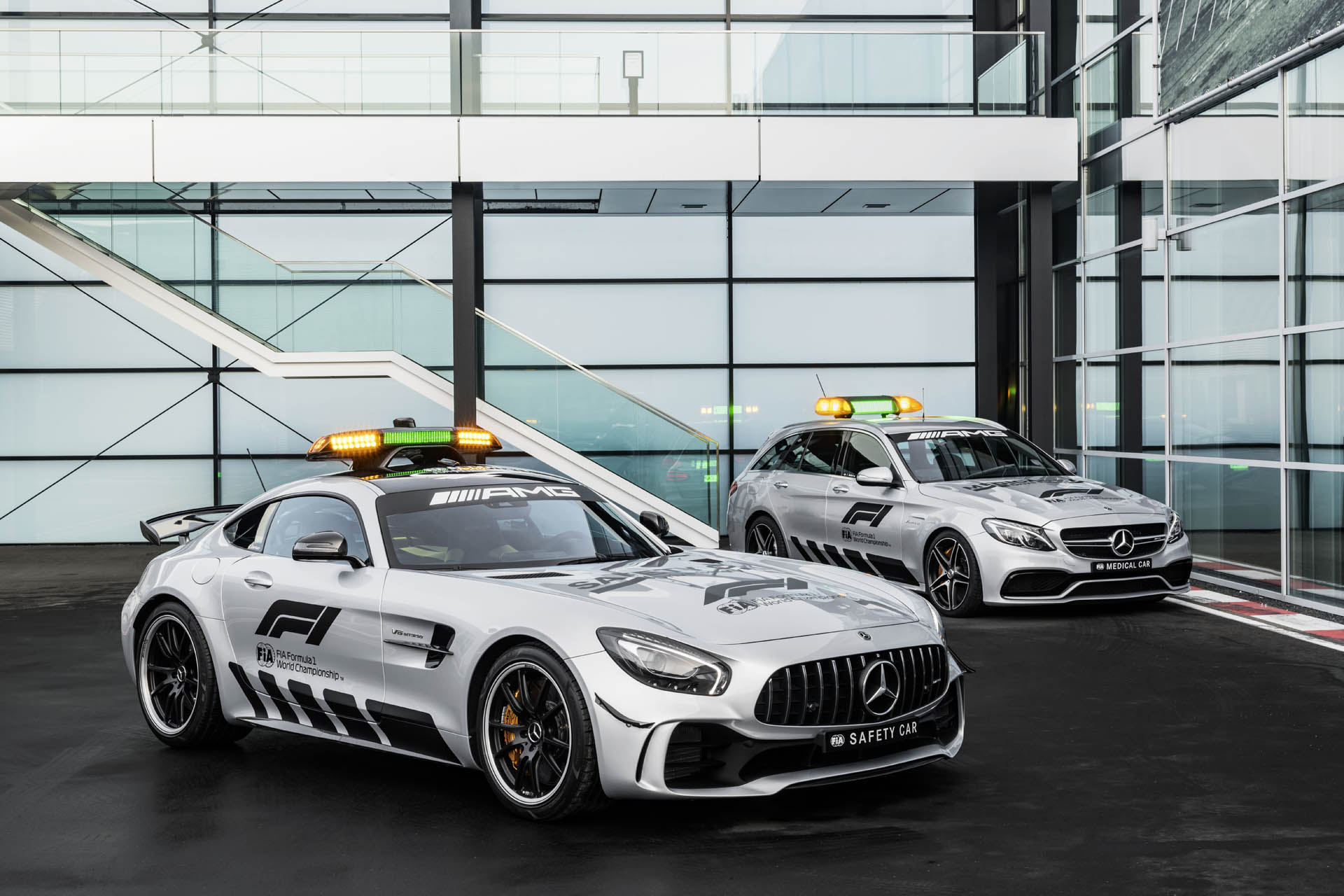Mercedes-AMG GT R neues Führungsfahrzeug in der Formel 1-Saison 2018: Das stärkste Official FIA F1 Safety Car aller Zeiten Mercedes-AMG GT R Is The Most Powerful F1 Safety Car Yet