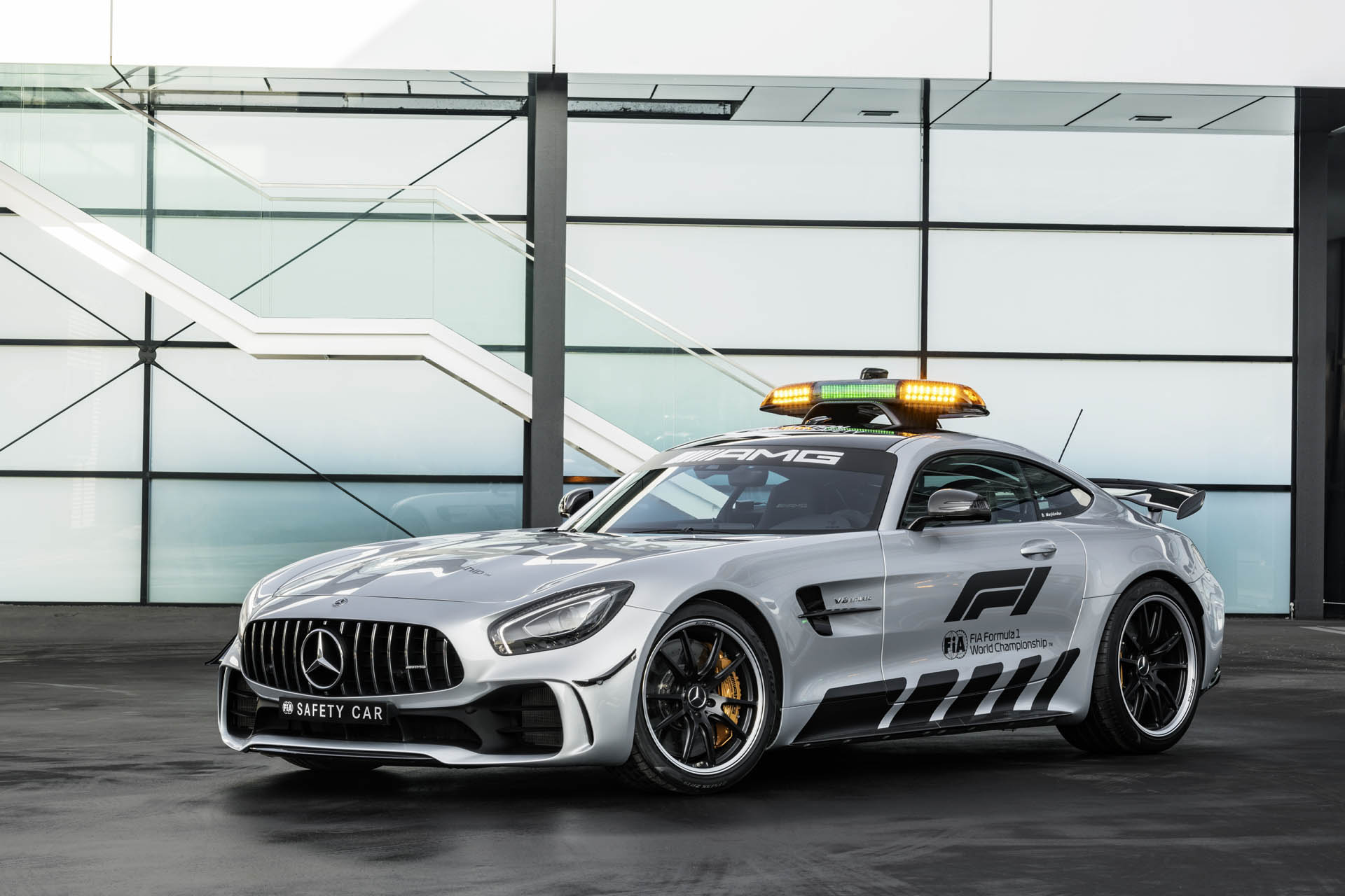 Mercedes-AMG GT R neues Führungsfahrzeug in der Formel 1-Saison 2018: Das stärkste Official FIA F1 Safety Car aller Zeiten Mercedes-AMG GT R Is The Most Powerful F1 Safety Car Yet