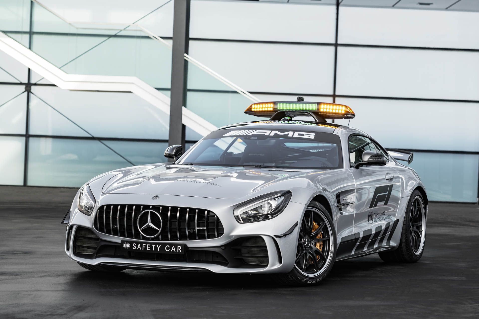 Mercedes-AMG GT R neues Führungsfahrzeug in der Formel 1-Saison 2018: Das stärkste Official FIA F1 Safety Car aller Zeiten Mercedes-AMG GT R Is The Most Powerful F1 Safety Car Yet