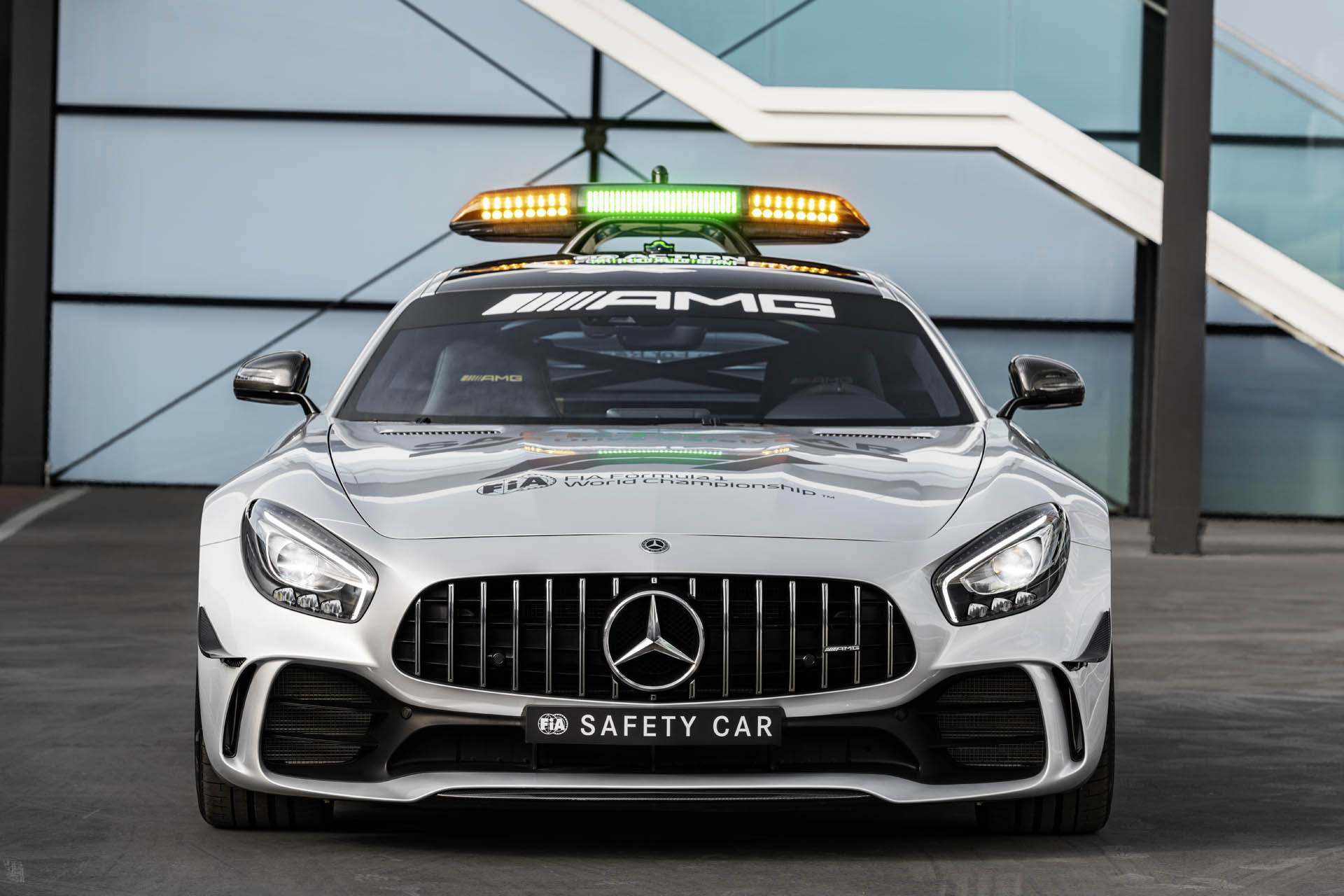 Mercedes-AMG GT R neues Führungsfahrzeug in der Formel 1-Saison 2018: Das stärkste Official FIA F1 Safety Car aller Zeiten Mercedes-AMG GT R Is The Most Powerful F1 Safety Car Yet