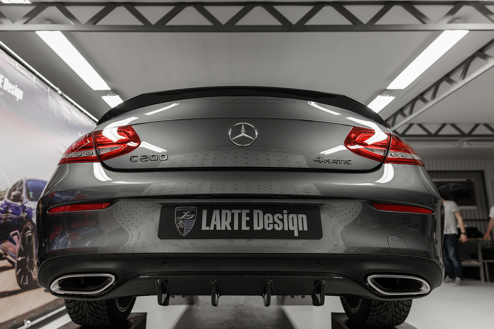 mercedes-benz-c-class-coupe-larte-tuning-10 Mercedes-Benz C-Class Coupe Gets A Carbon Touch From Larte Design