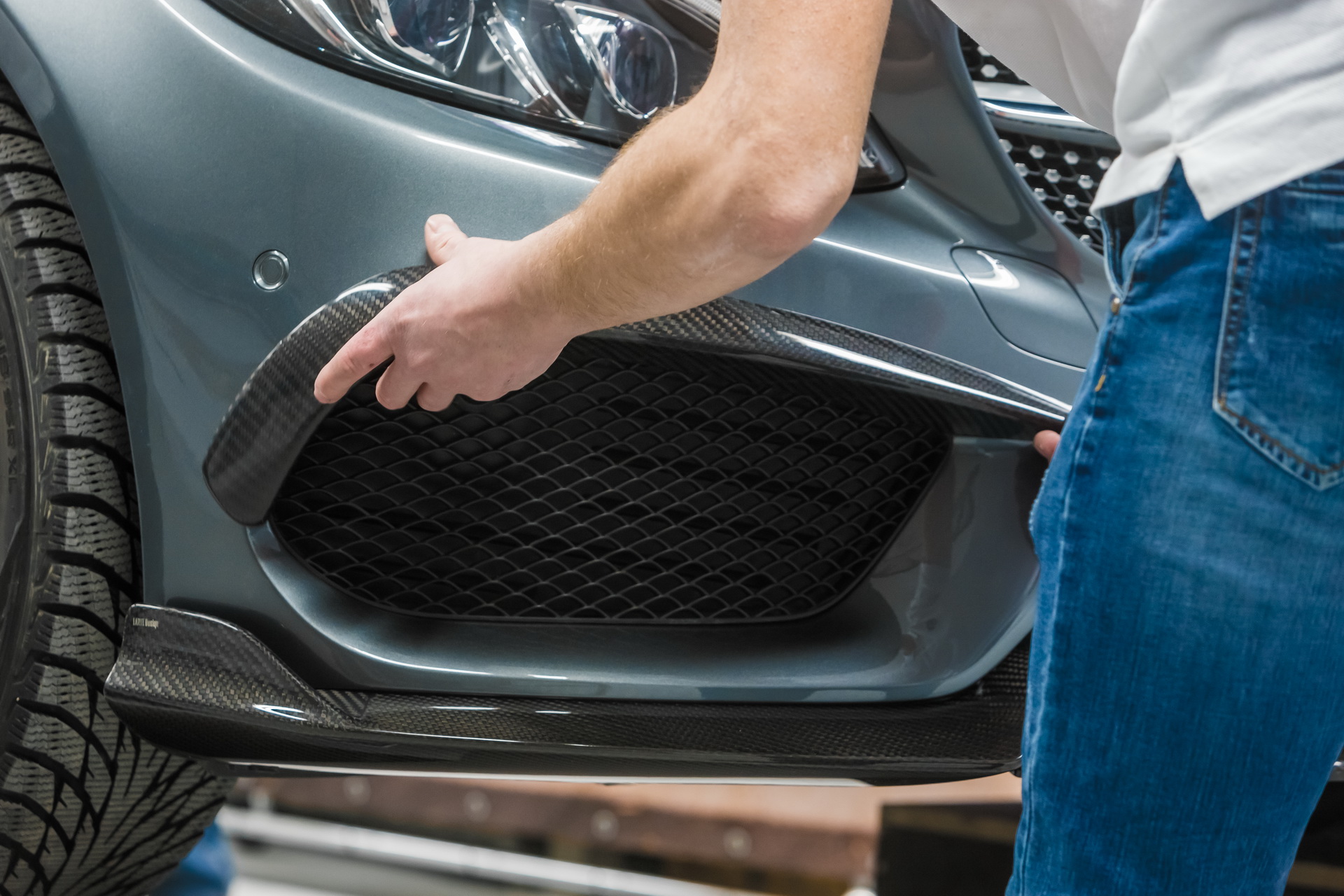 mercedes-benz-c-class-coupe-larte-tuning-18 Mercedes-Benz C-Class Coupe Gets A Carbon Touch From Larte Design