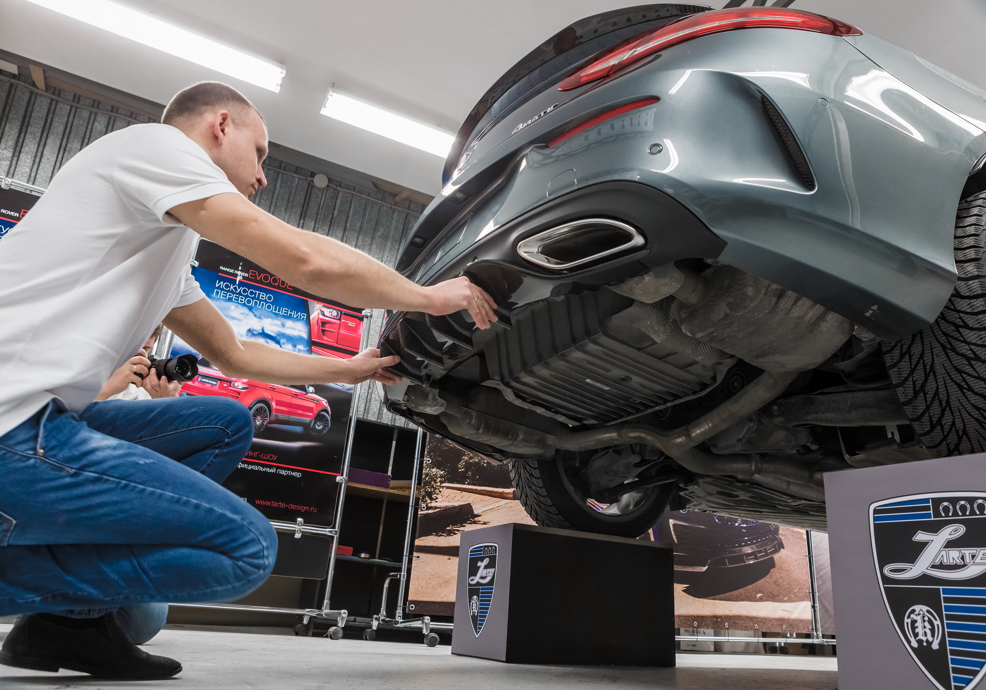 mercedes-benz-c-class-coupe-larte-tuning-23 Mercedes-Benz C-Class Coupe Gets A Carbon Touch From Larte Design