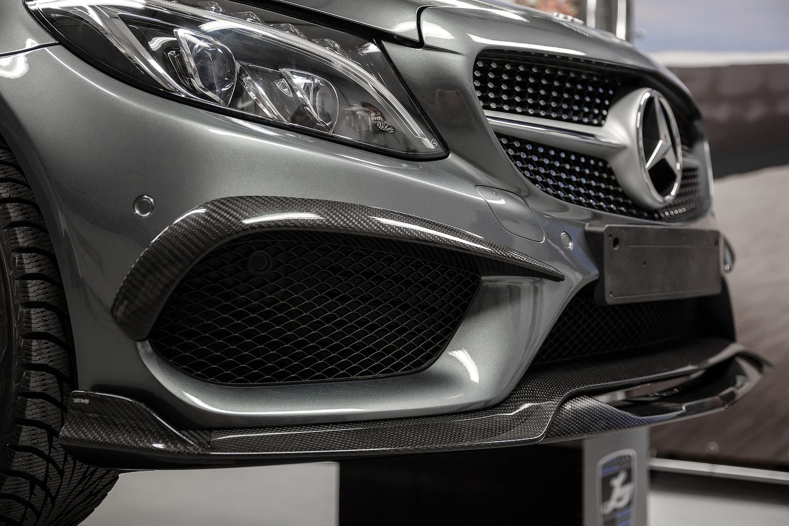 mercedes-benz-c-class-coupe-larte-tuning-36 Mercedes-Benz C-Class Coupe Gets A Carbon Touch From Larte Design
